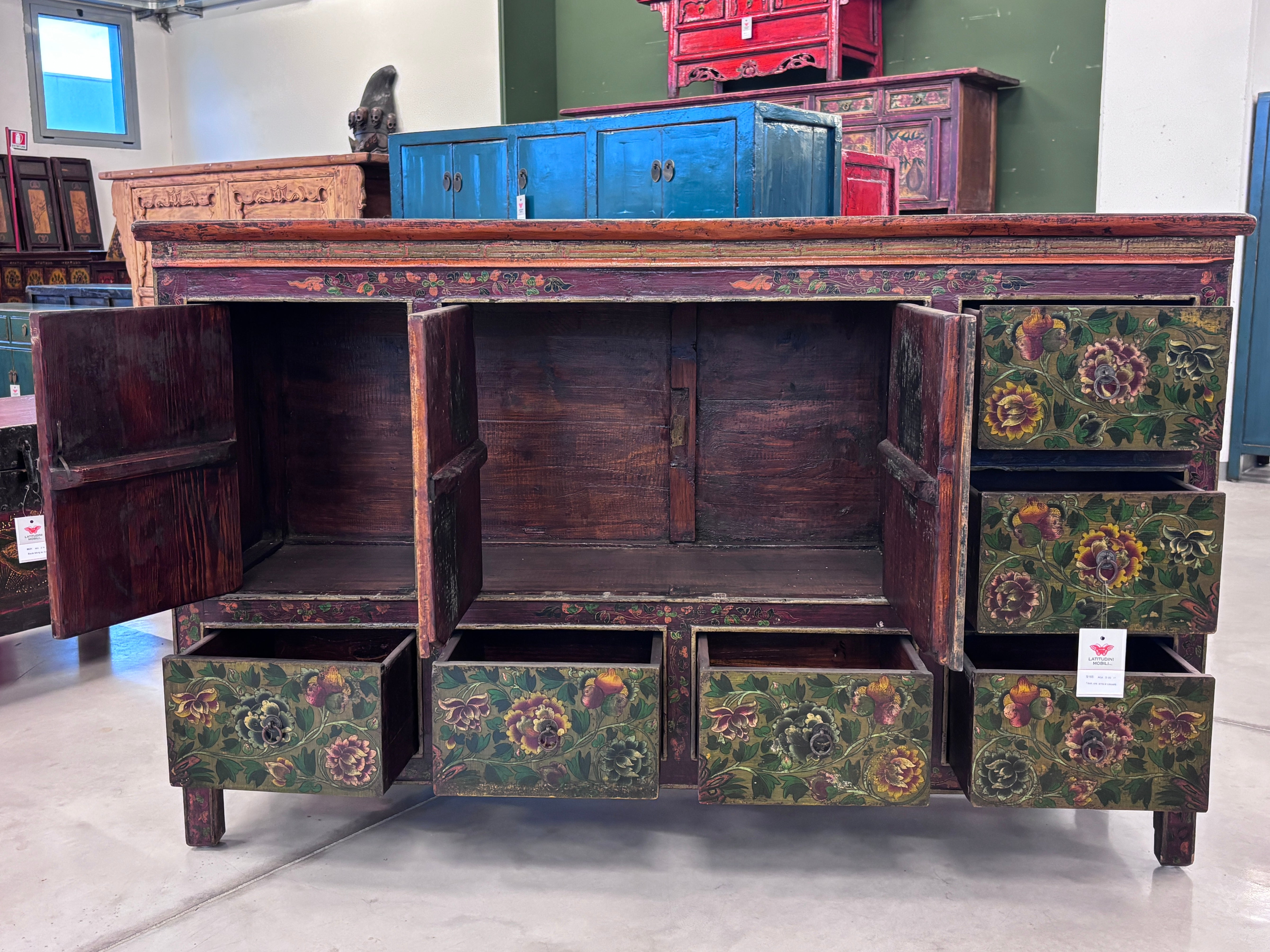 CREDENZA TIBET