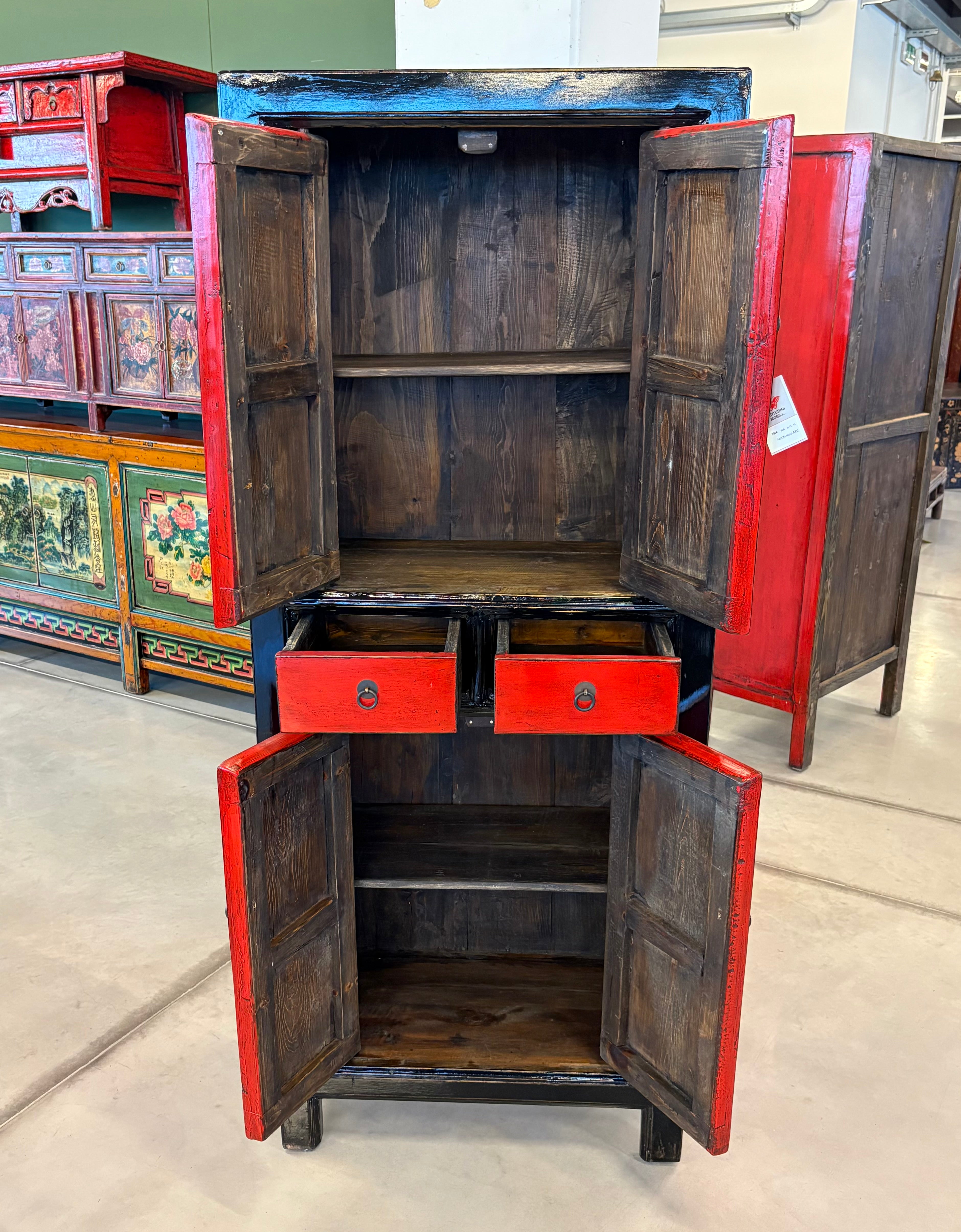 ARMADIETTO LACCATO TAGLIA MEDIA