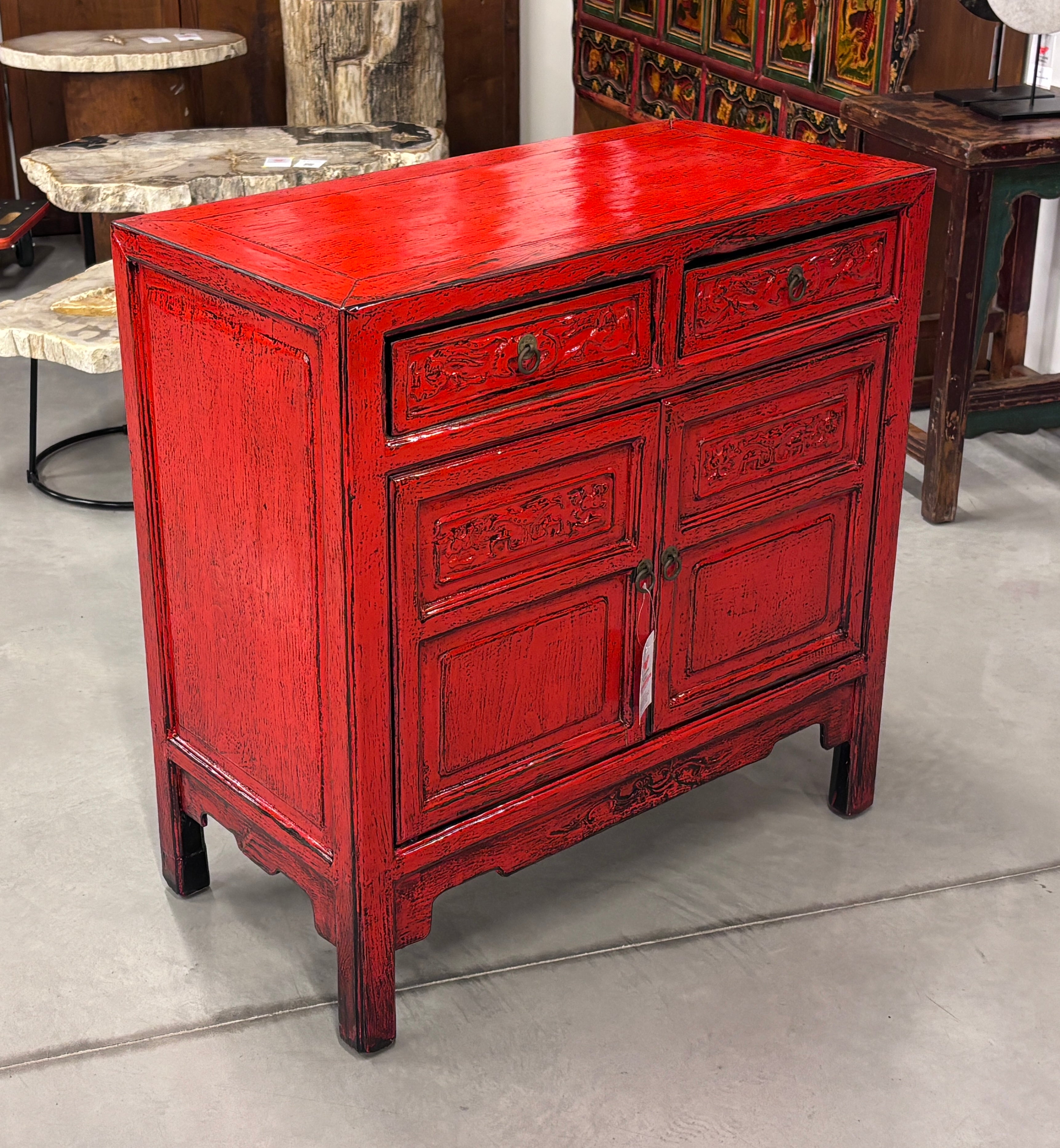 CREDENZINO CINESE IN LACCA ROSSA