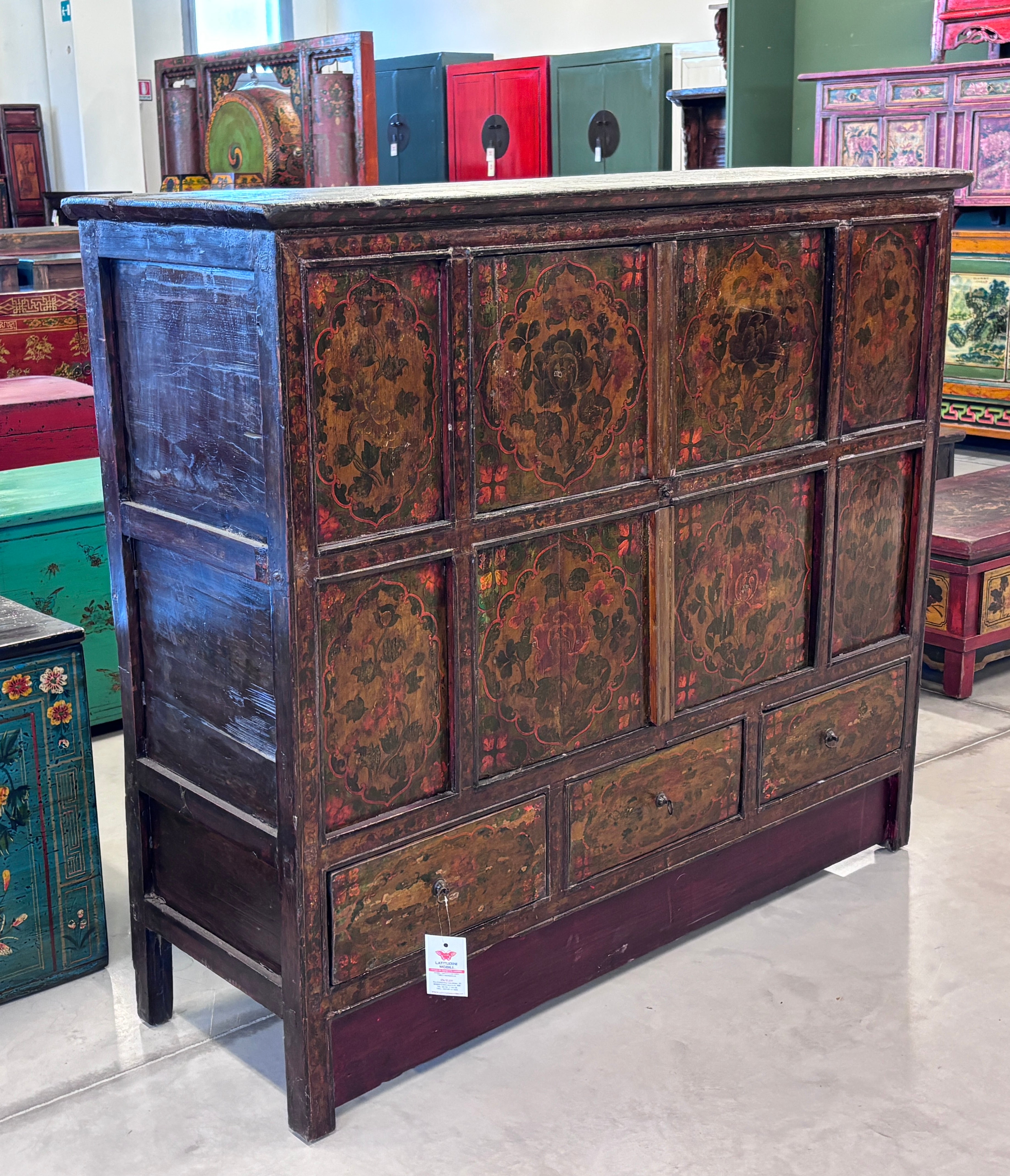 CREDENZA TIBET
