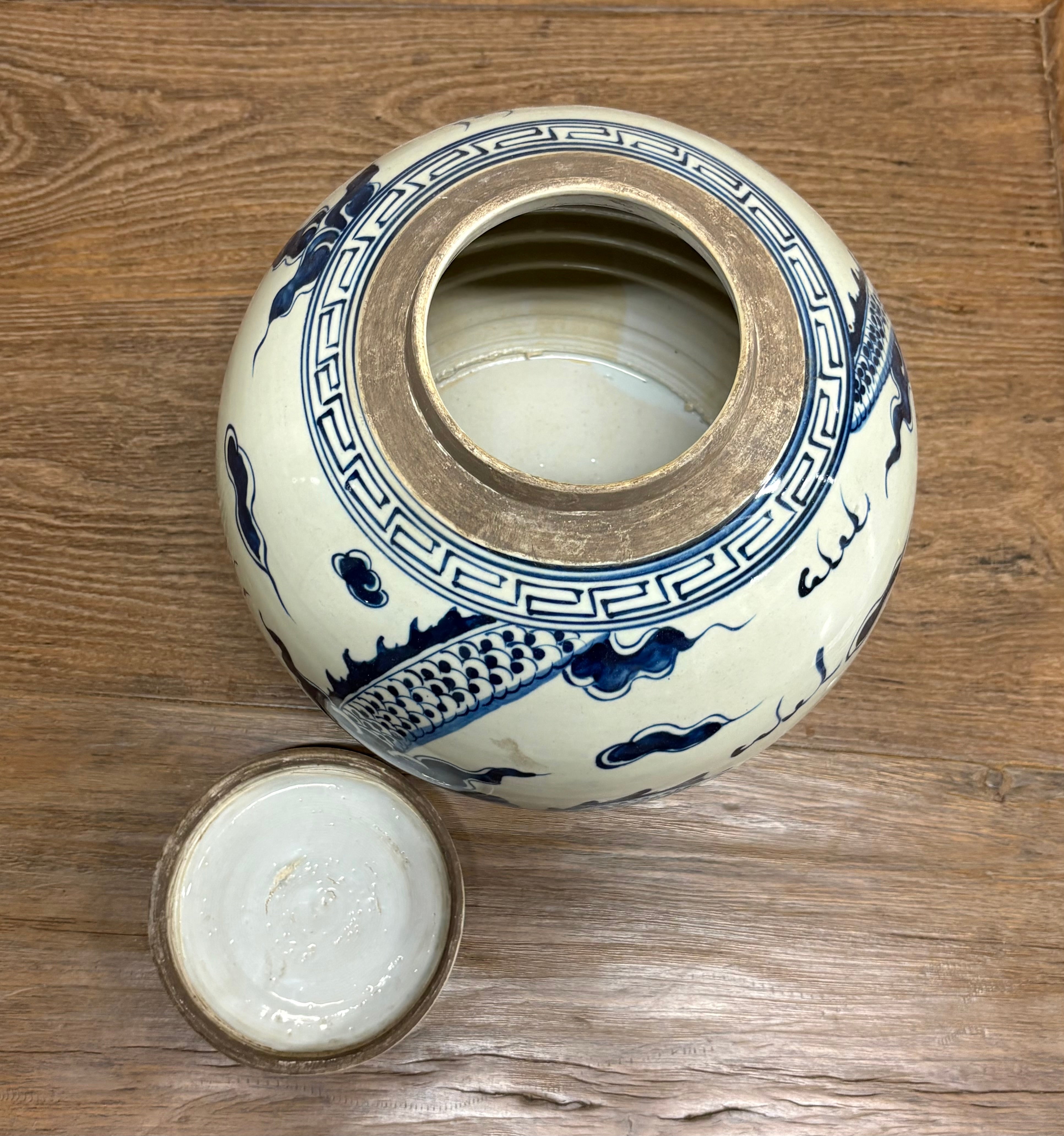 VASO CINESE IN CERAMICA DECORATA