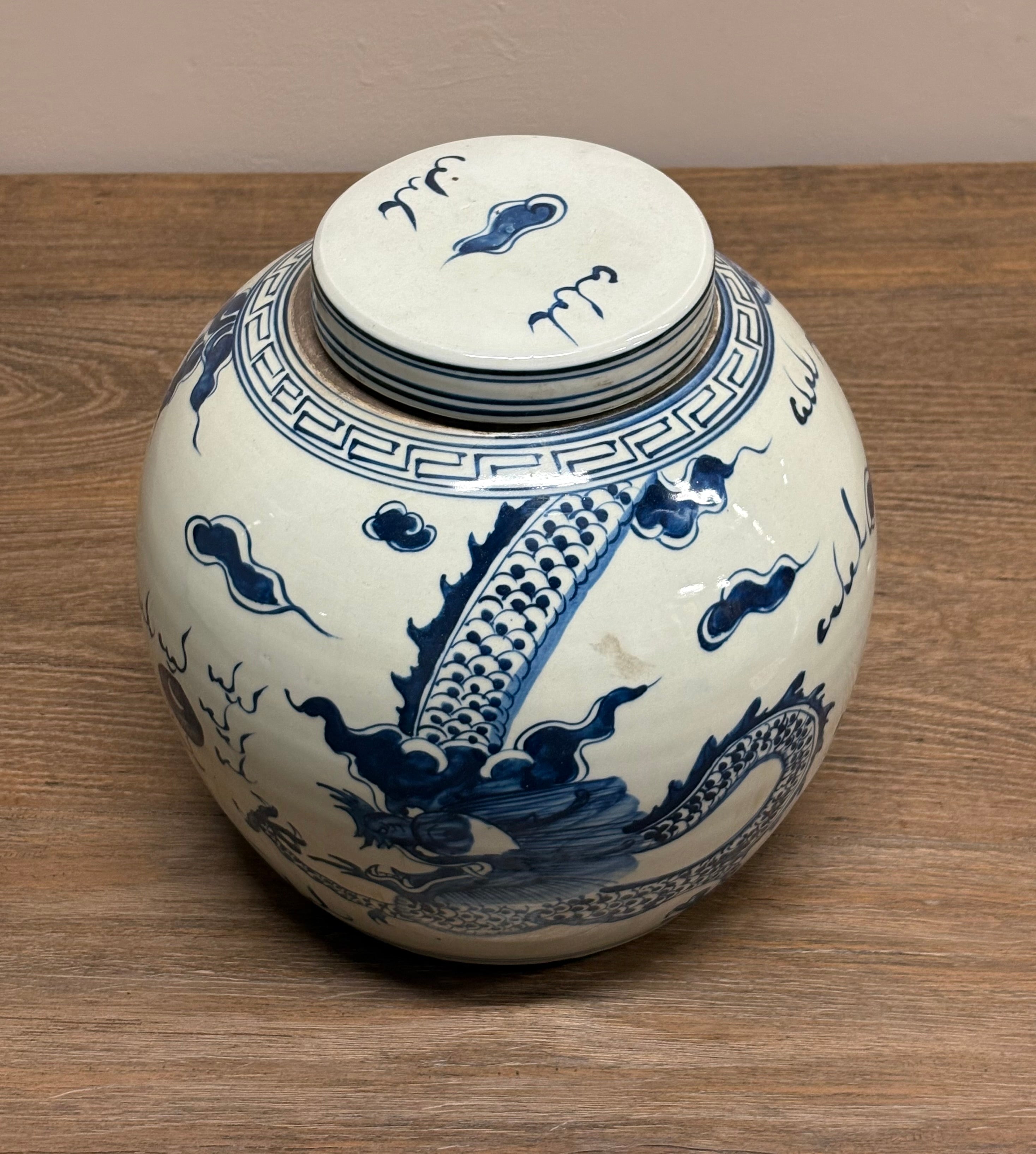 VASO CINESE IN CERAMICA DECORATA