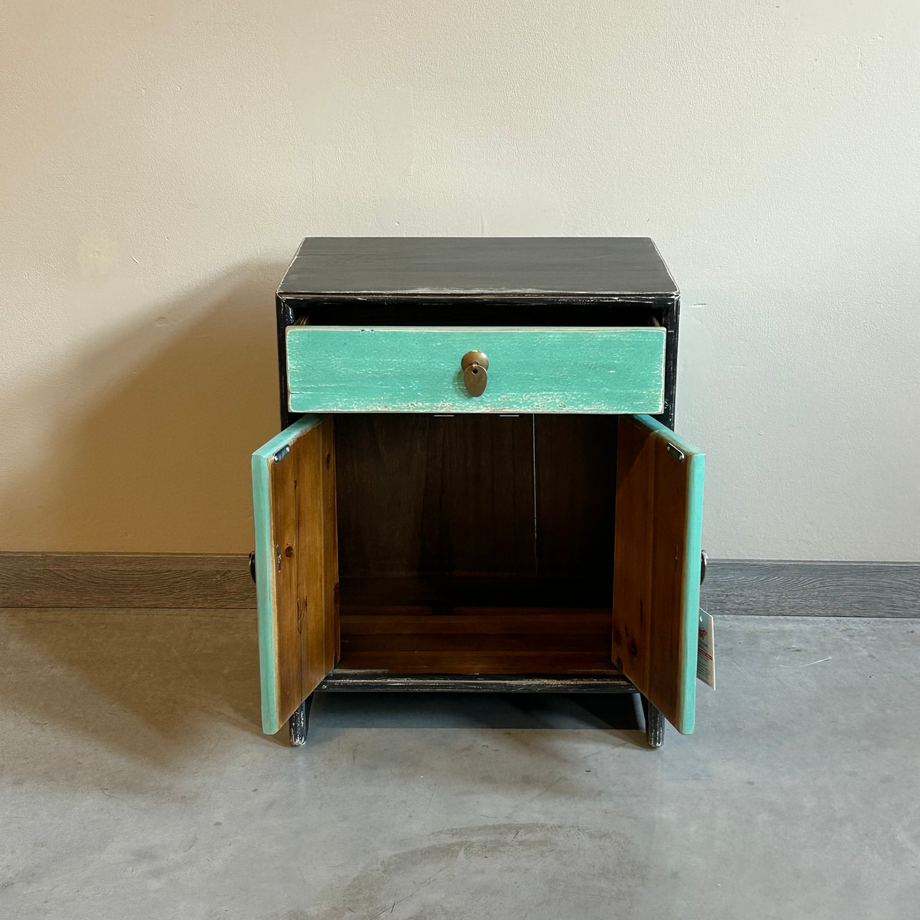 COMODINO CINESE LACCATO