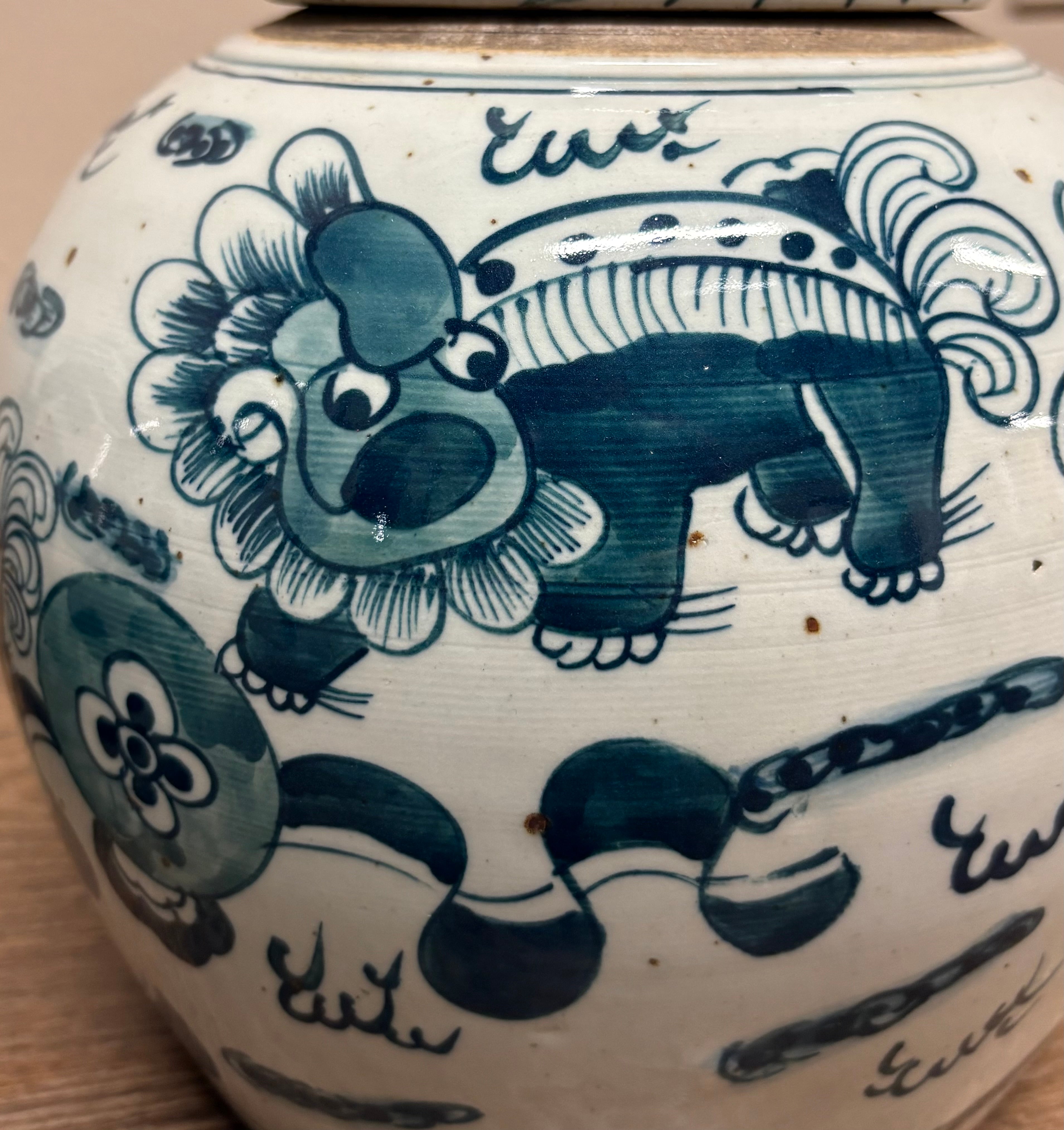 VASO CINESE STONDATO IN CERAMICA DECORATA