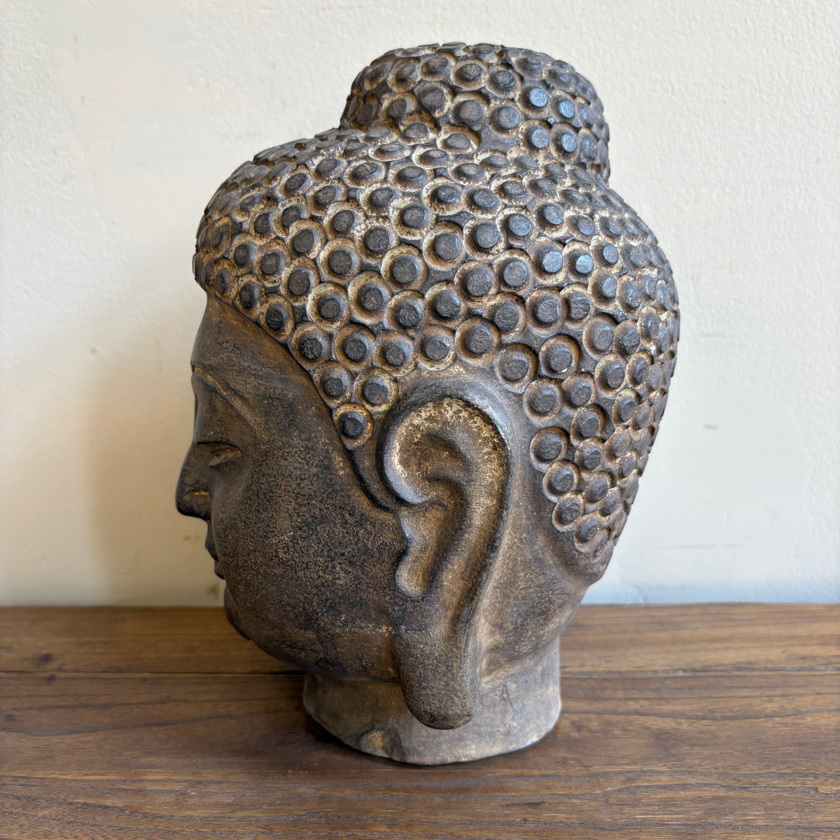 GRANDE TESTA DI BUDDHA IN PIETRA