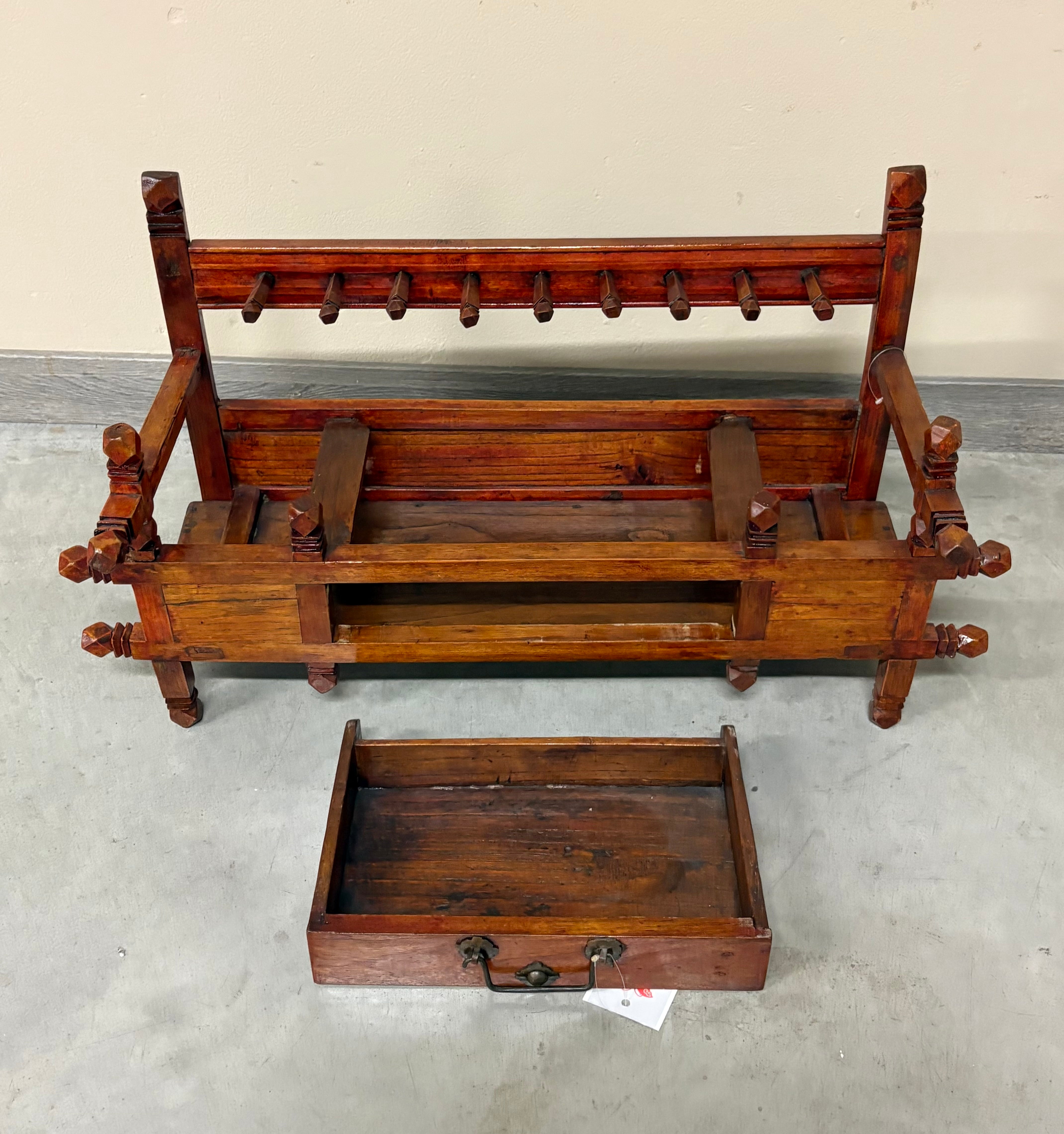 ALZATINA ORNAMENTALE IN LEGNO