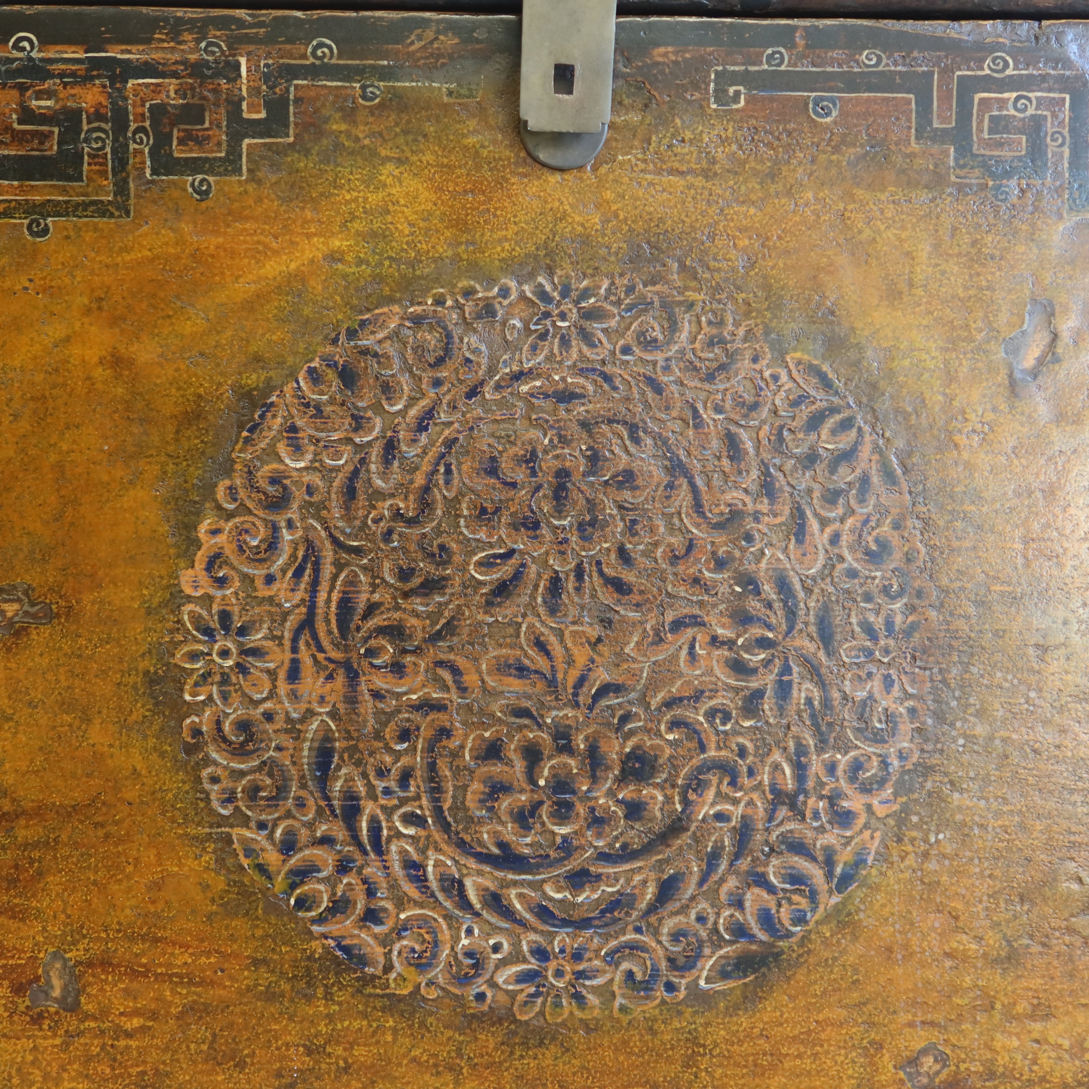 CREDENZA MONGOLIA DECORATA