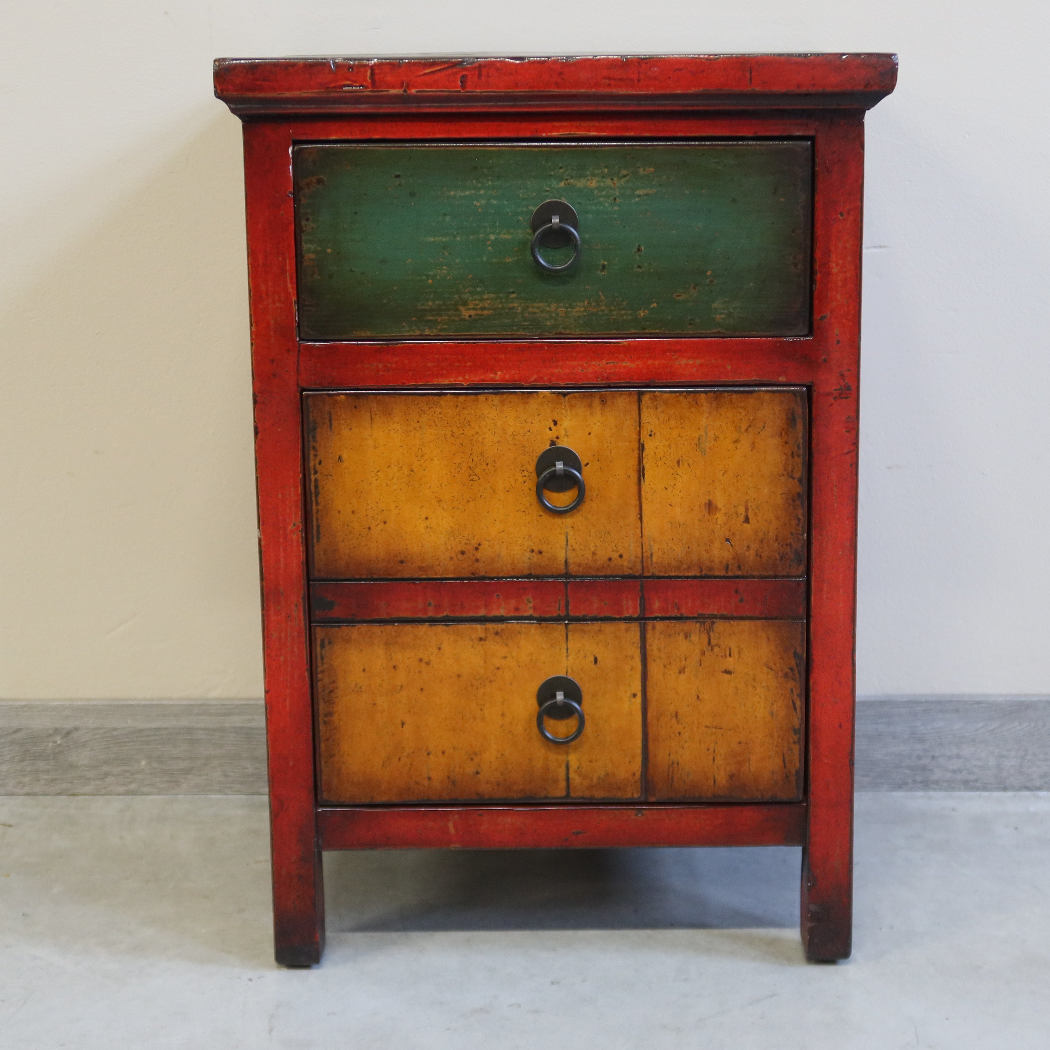 COMODINO IN LACCA COLORATA