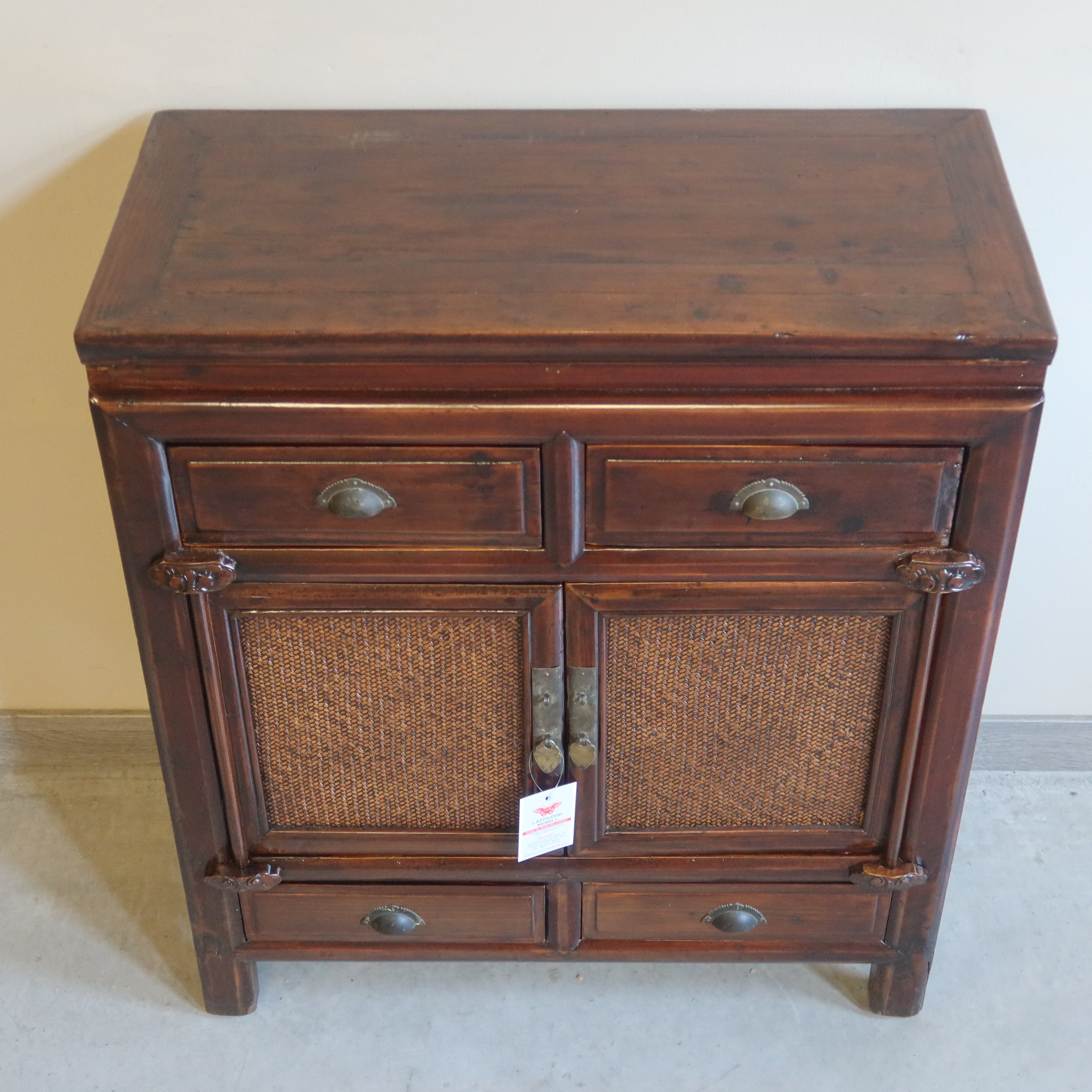 CREDENZINO OLMO CINESE ANTE IN RATTAN