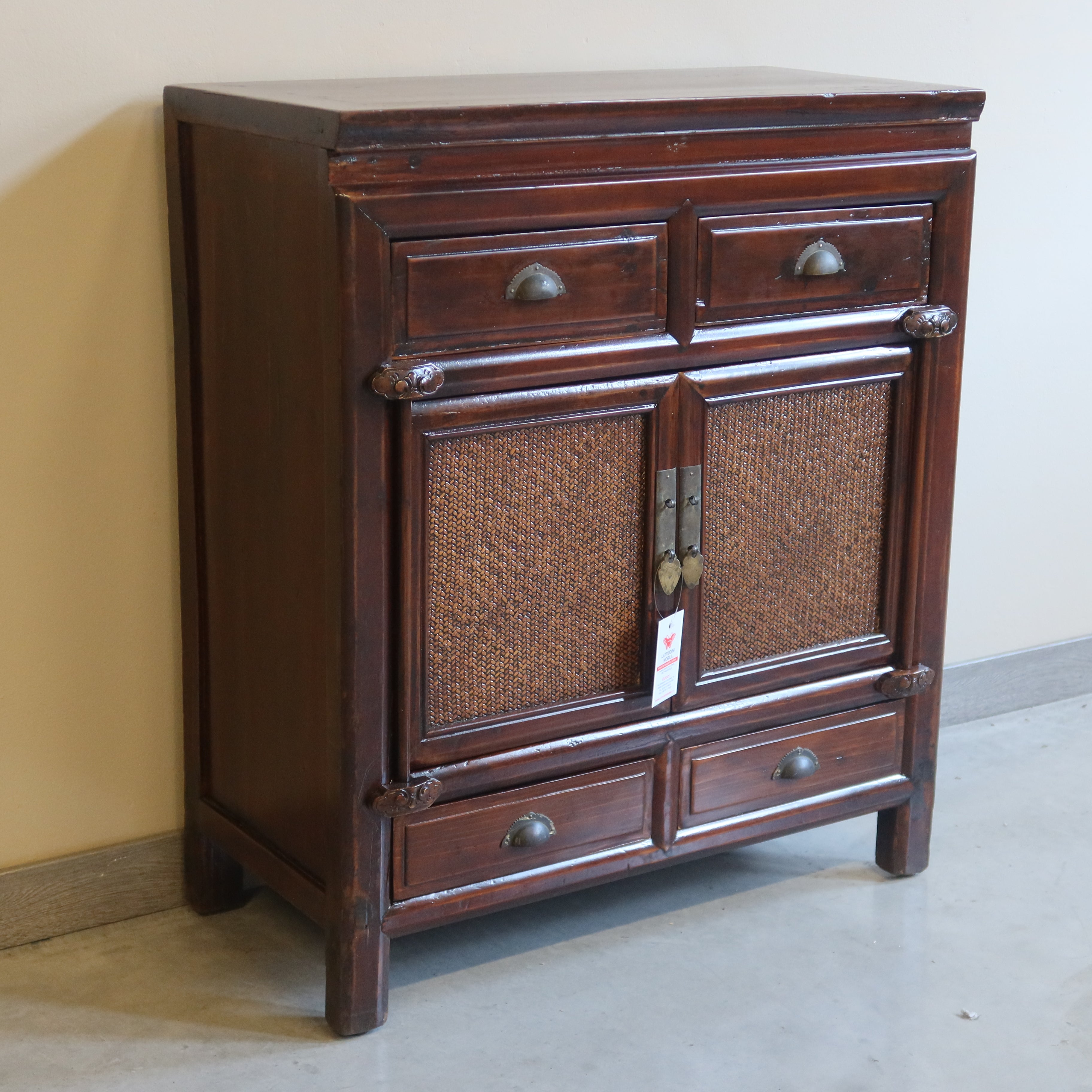 CREDENZINO OLMO CINESE ANTE IN RATTAN