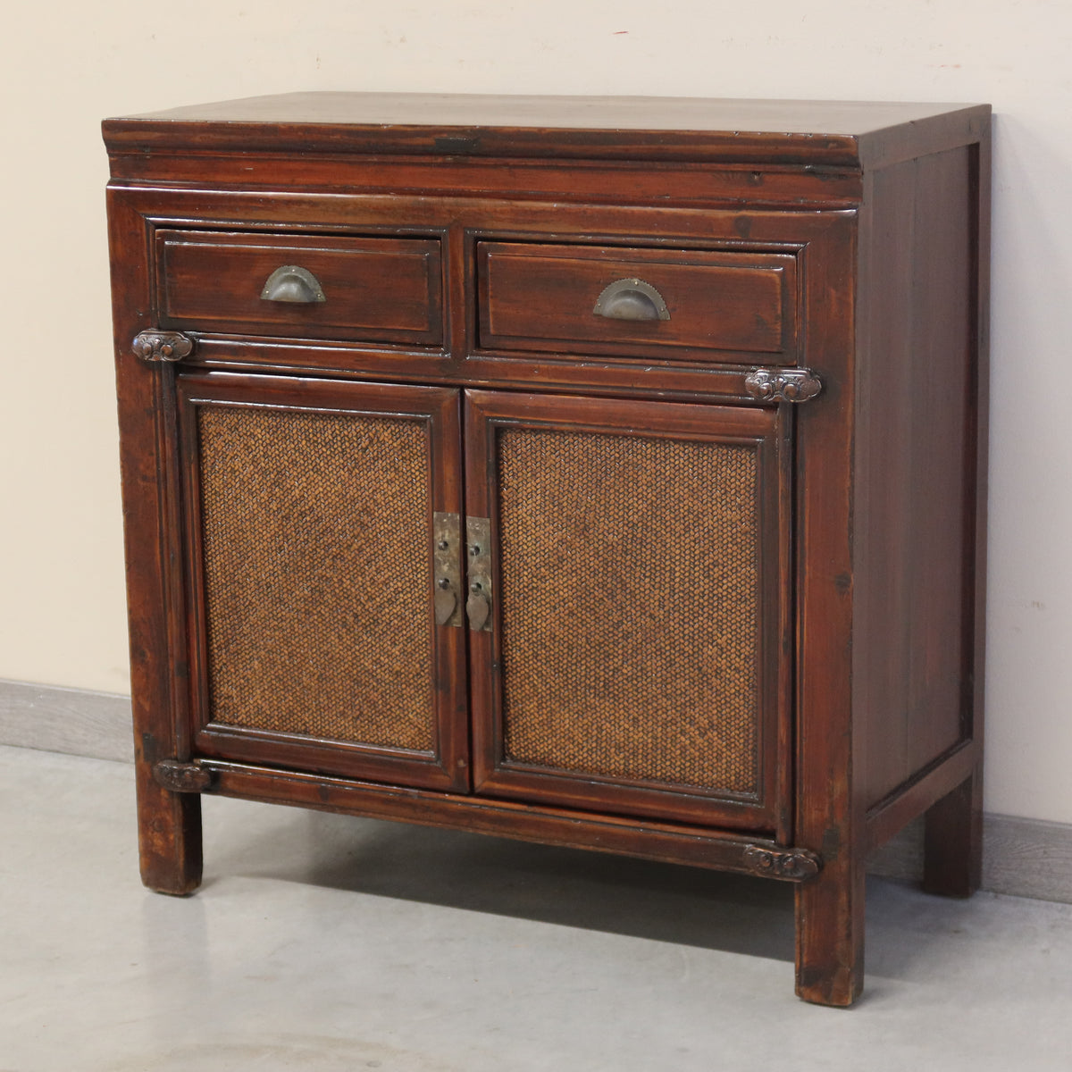 CREDENZINO OLMO CINESE ANTE IN RATTAN