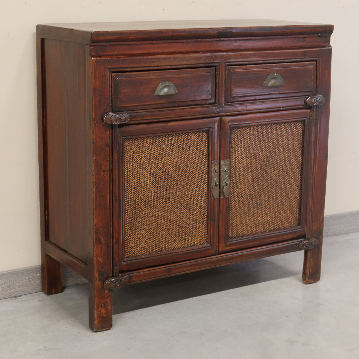 CREDENZINO OLMO CINESE ANTE IN RATTAN