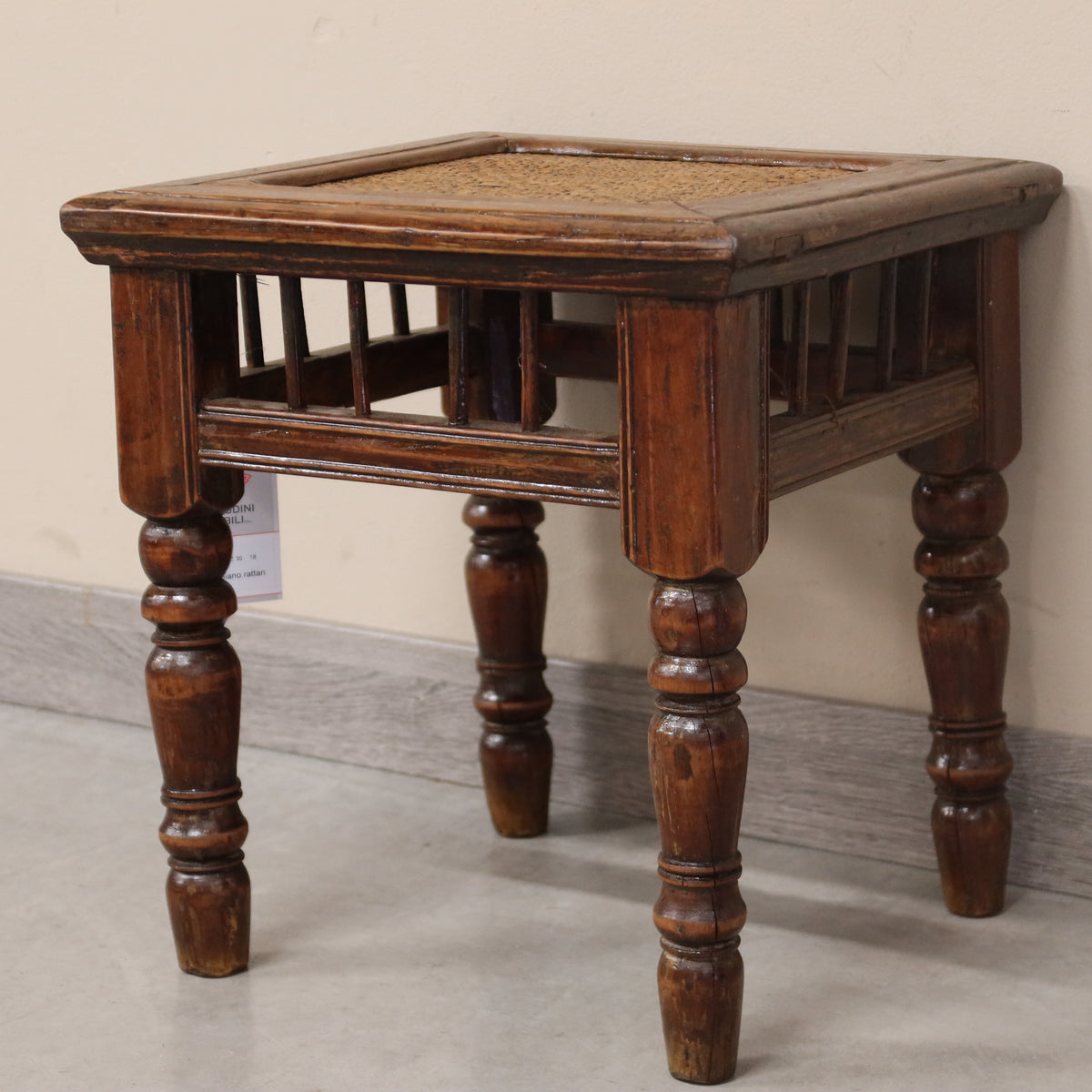 SGABELLO QUADRATO OLMO CINESE PIANO RATTAN