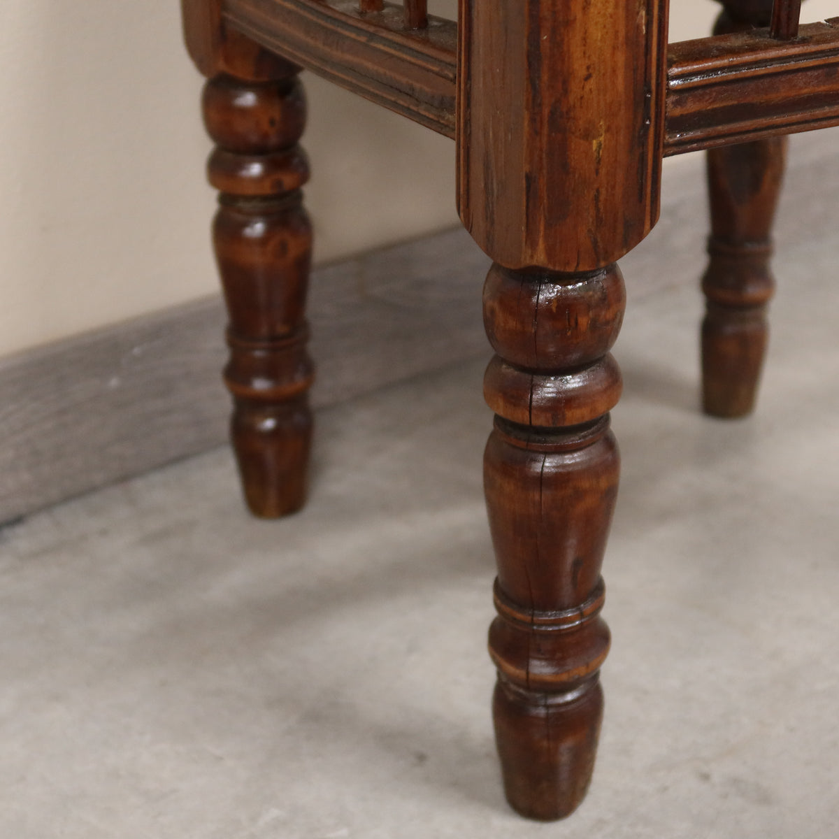 SGABELLO QUADRATO OLMO CINESE PIANO RATTAN