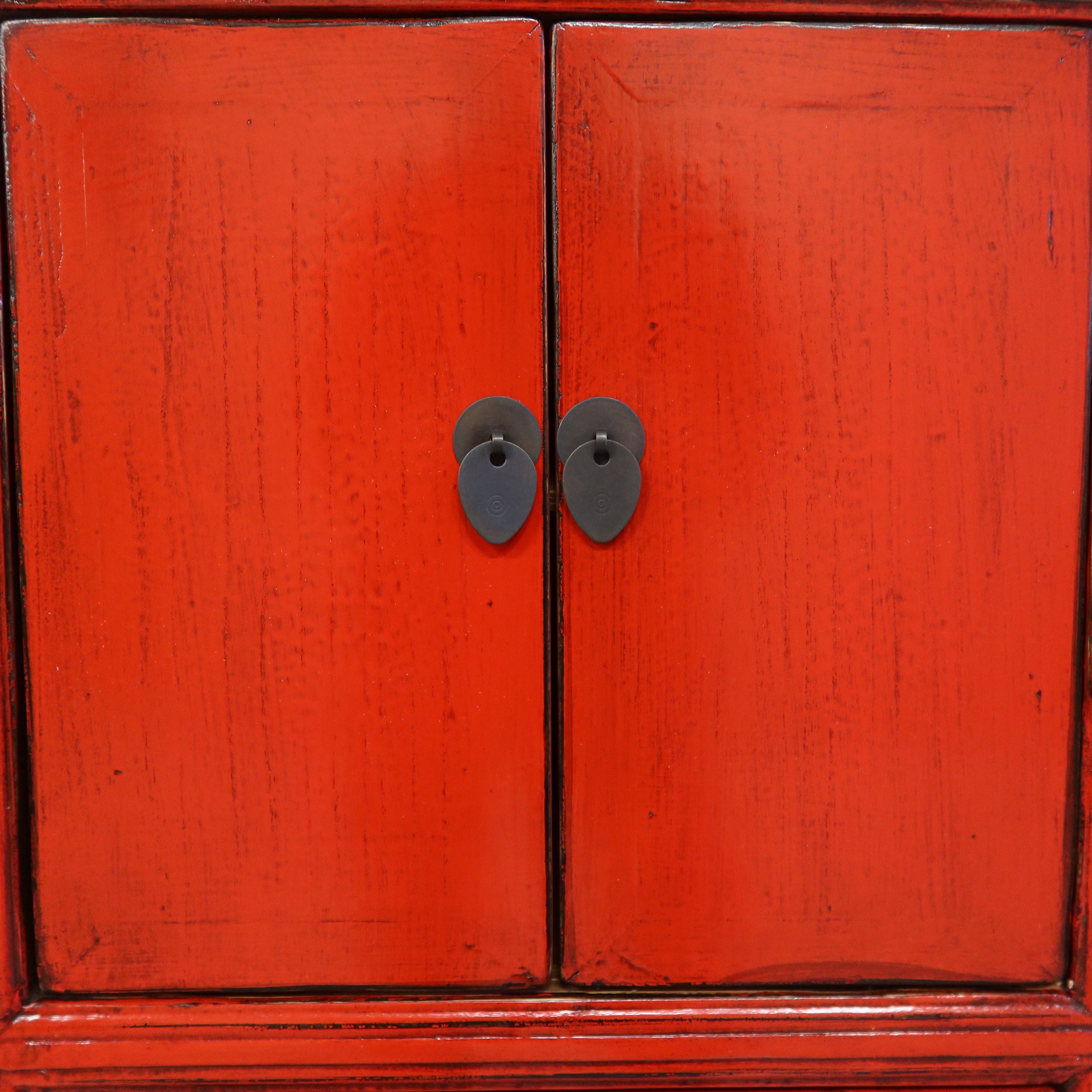 STRETTO ARMADIETTO LACCA ROSSA