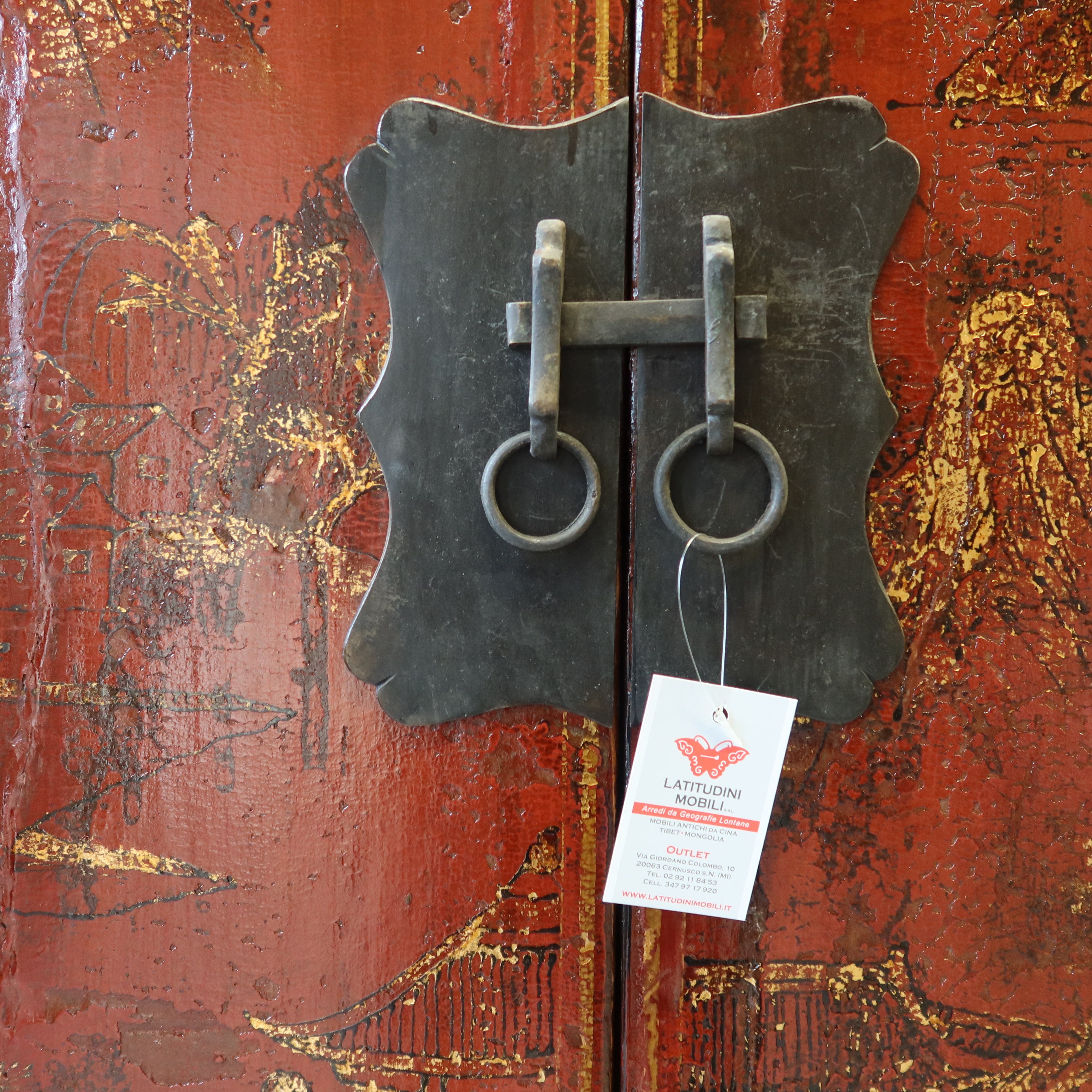 ARMADIO SHANXI ROSSO CON DECORI DORATI