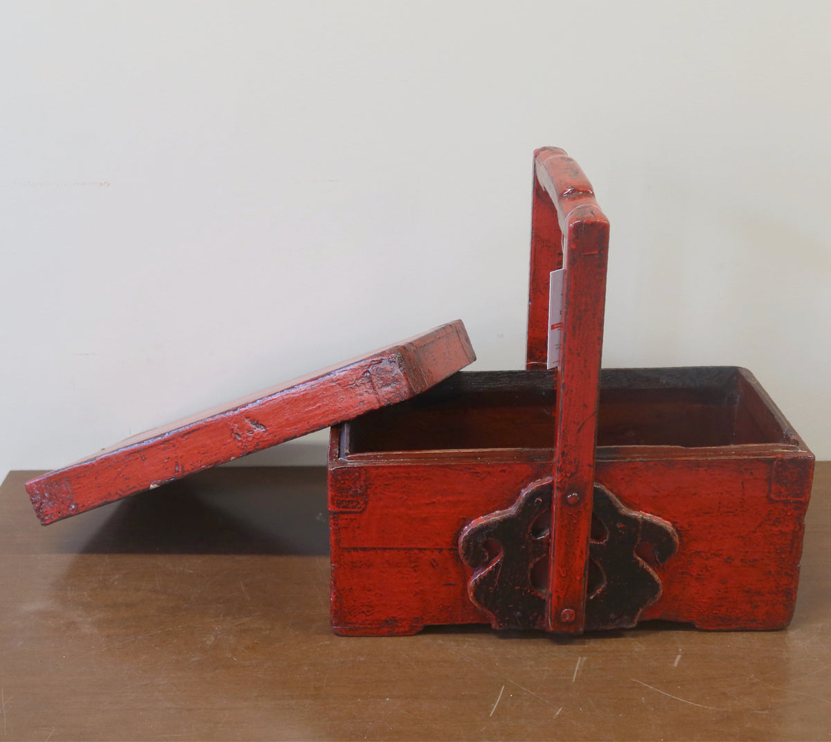 CONTENITORE LACCA ROSSA CON MANICO