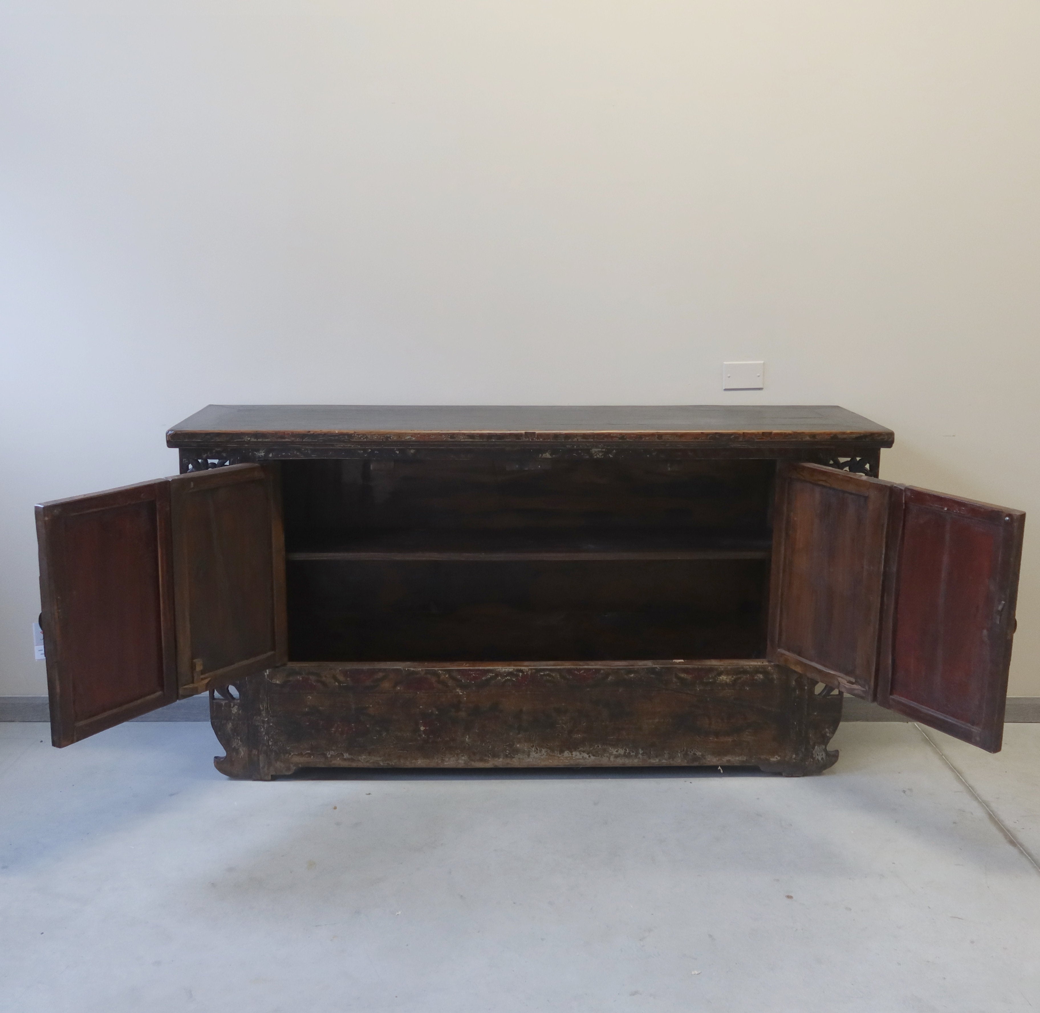 CREDENZA GANZU DEC LIEVE ALI INTAGLIATE