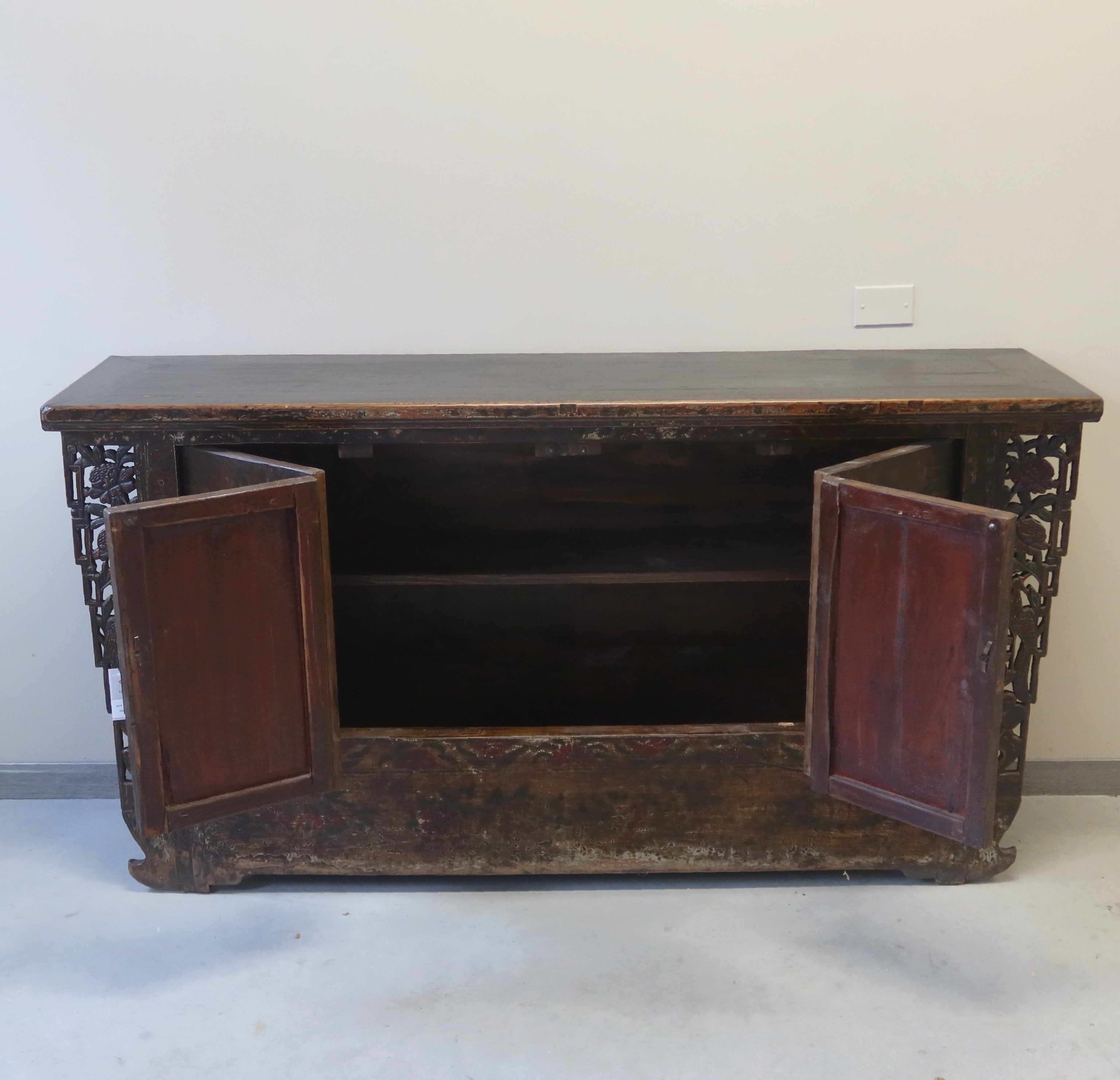 CREDENZA GANZU DEC LIEVE ALI INTAGLIATE