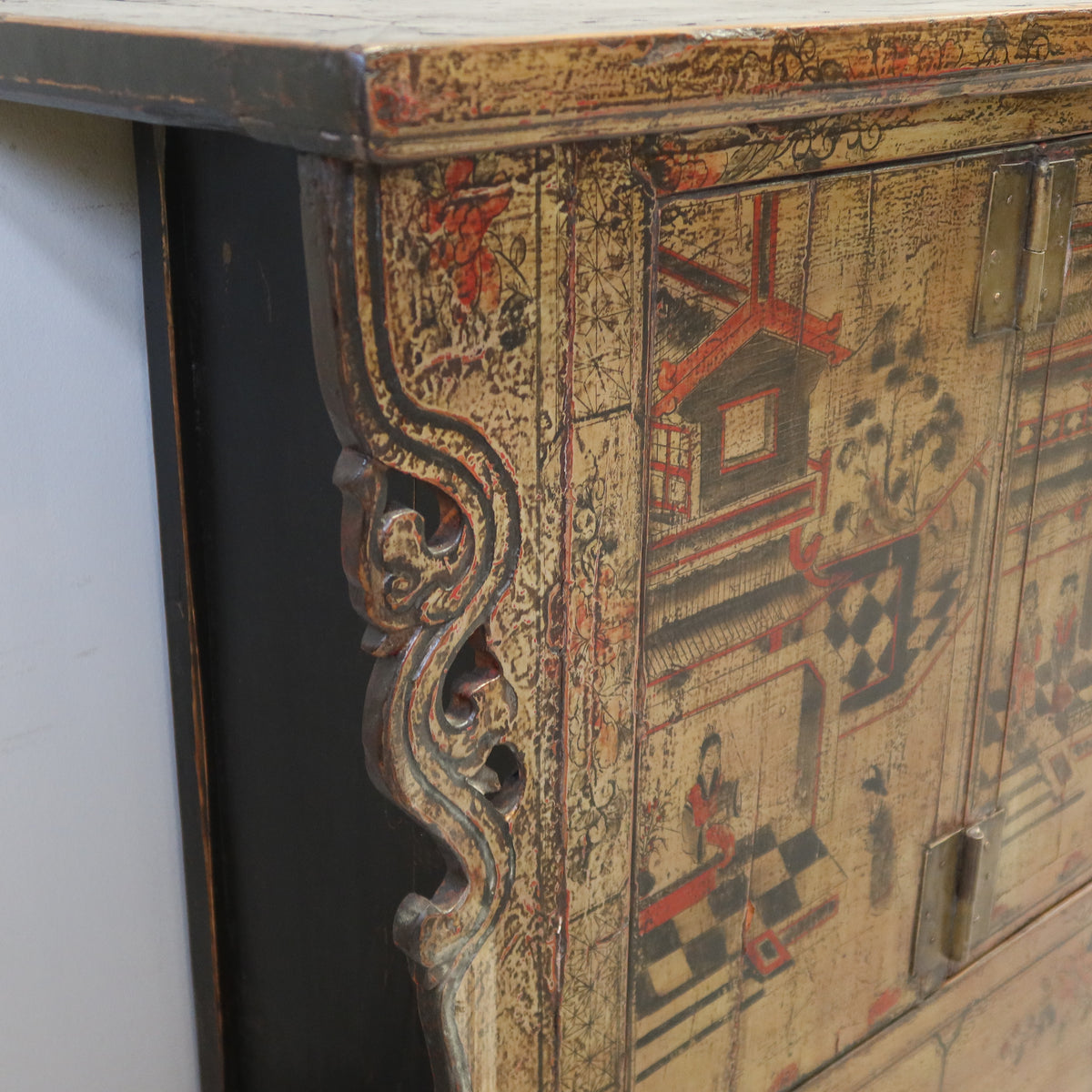 CREDENZA GANZU AD ALTARE ALI INTAGLIATE