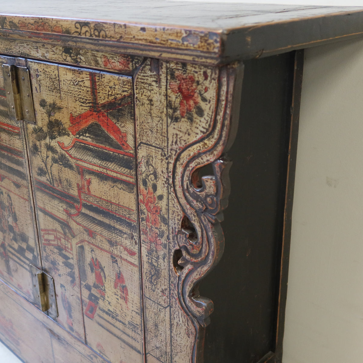 CREDENZA GANZU AD ALTARE ALI INTAGLIATE