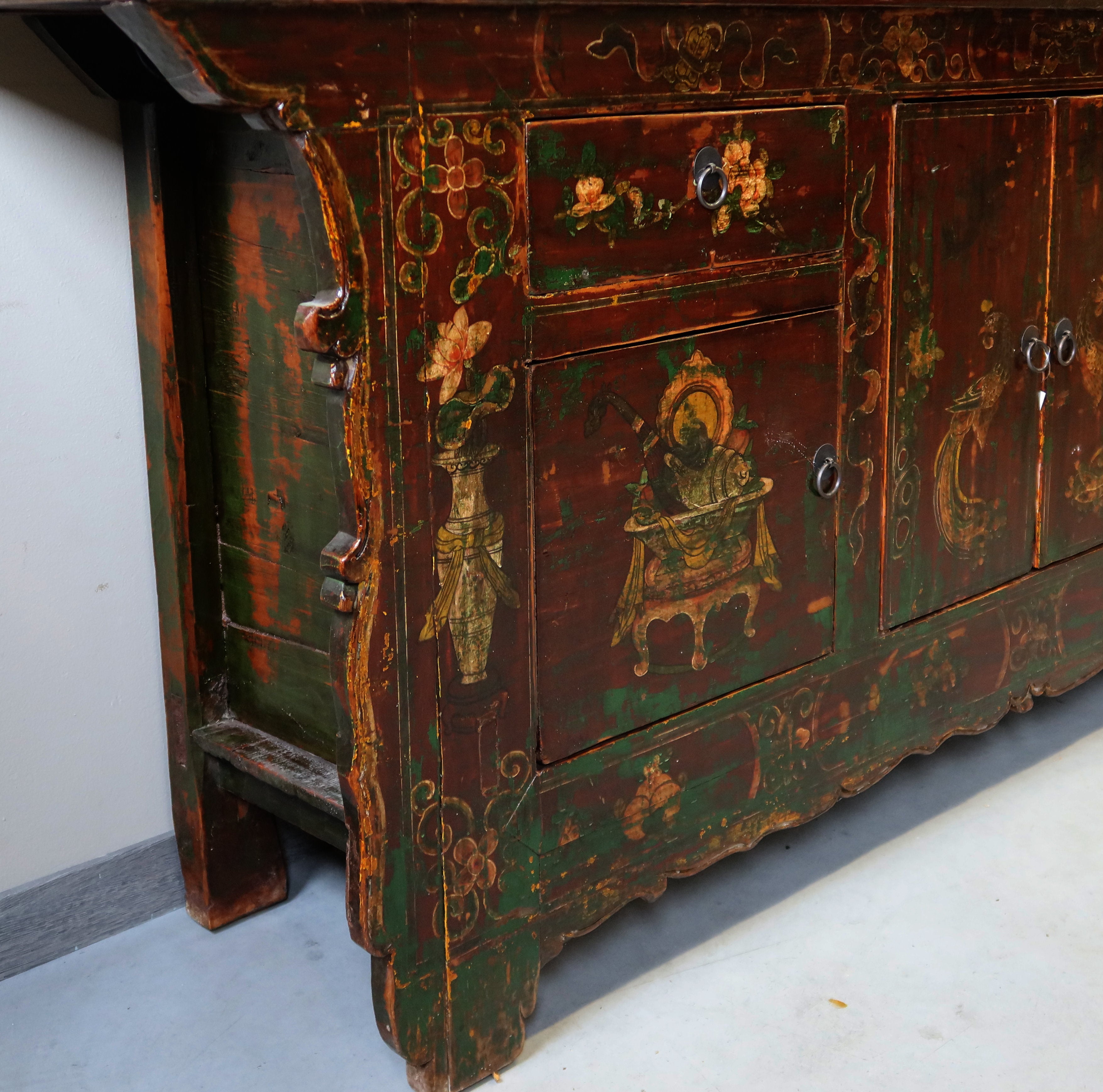 CREDENZA CINESE DEL GANZU AD ALTARE