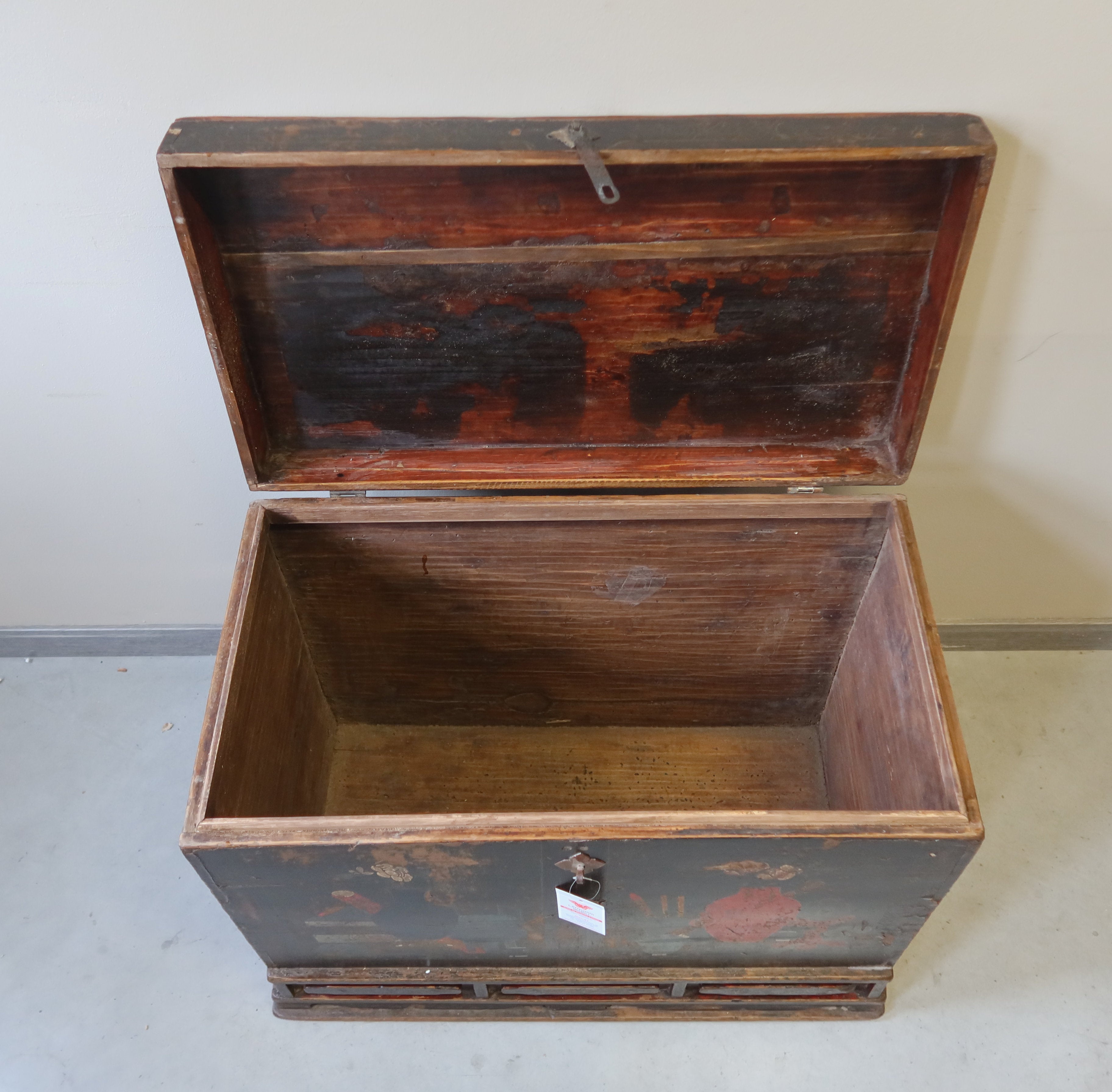 BAULE GANZU NERO DEC CON BASE