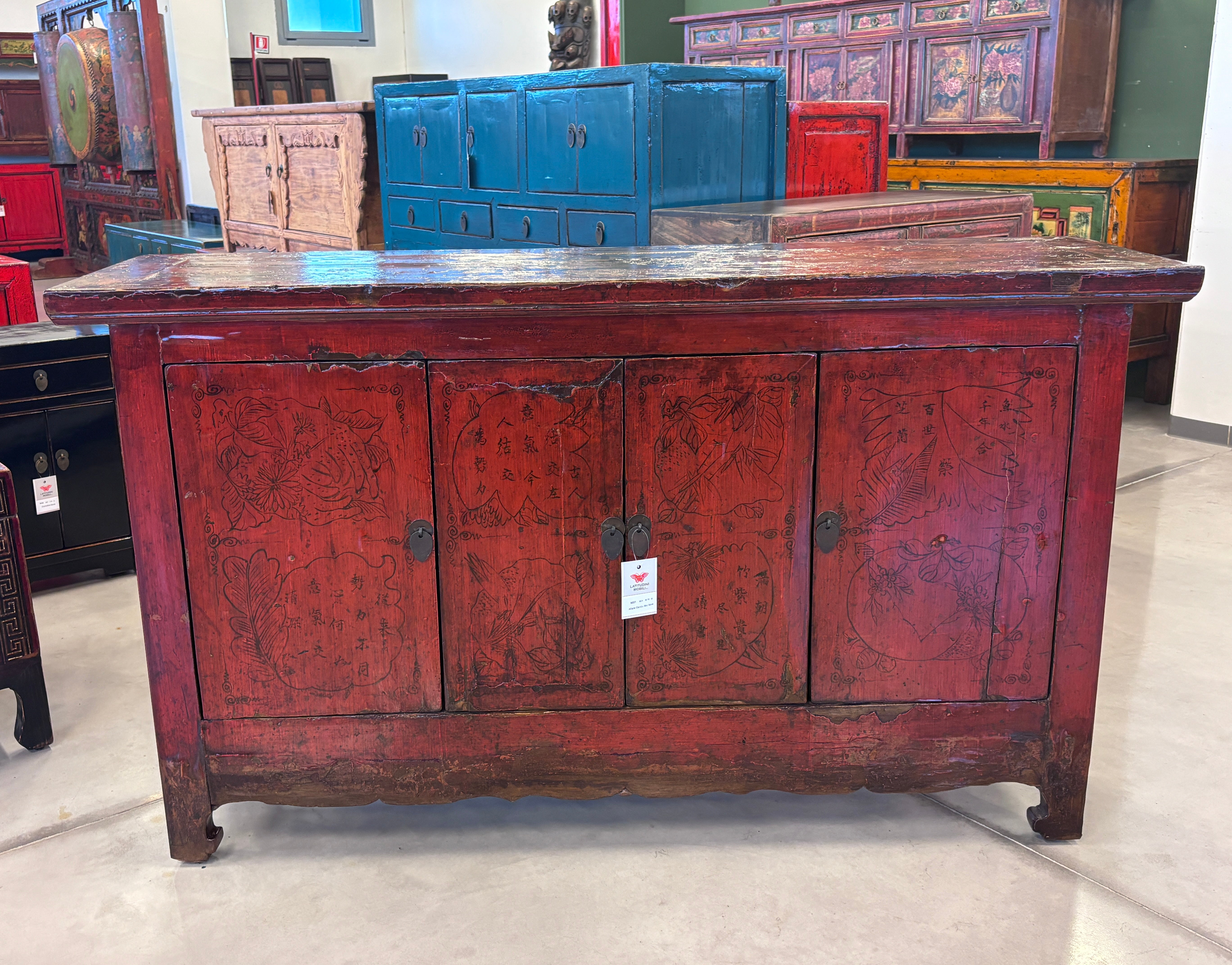 CREDENZA CINESE LACCA ROSSA DECORO LIEVE
