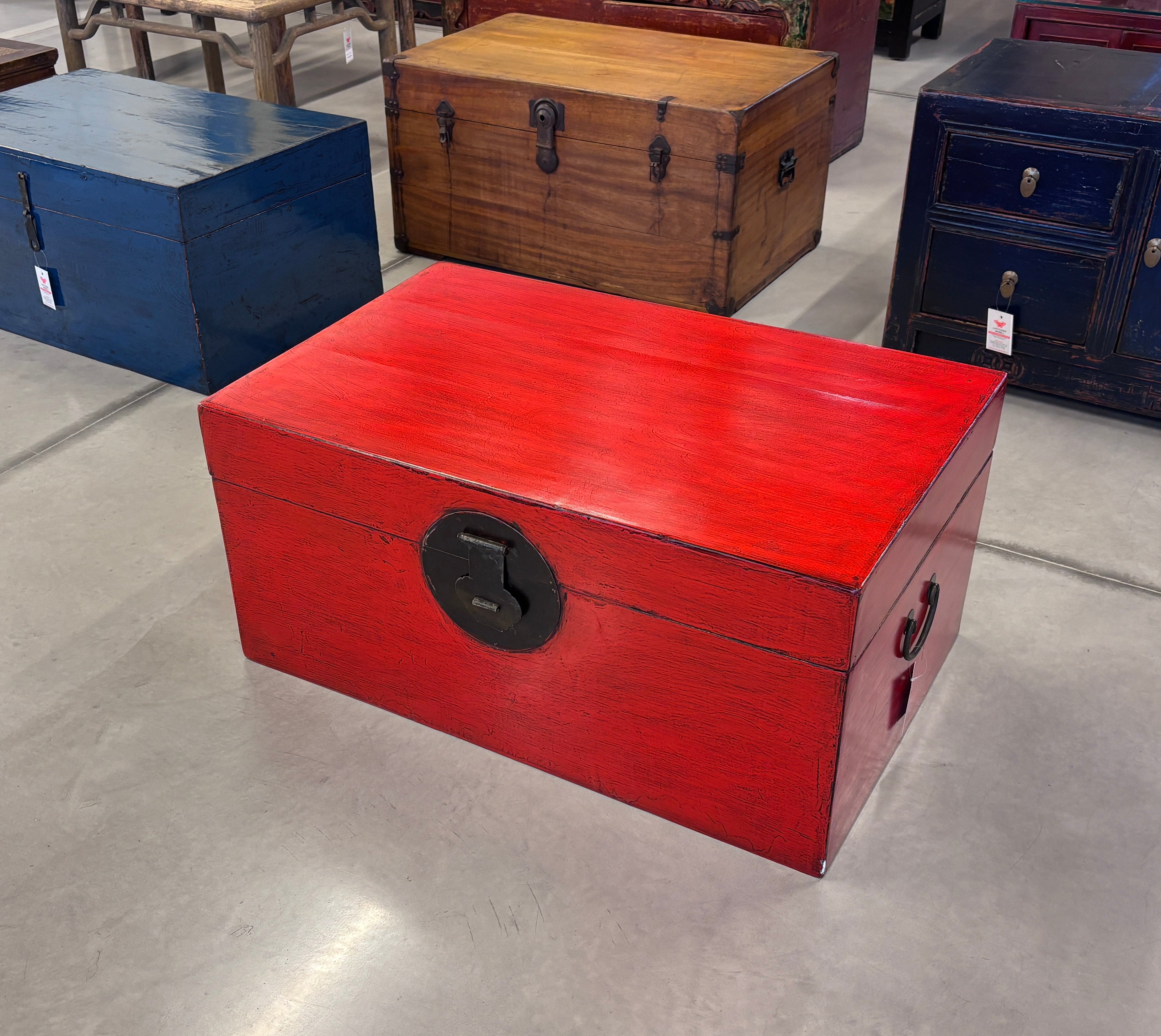 BAULE CINESE IN LACCA ROSSA