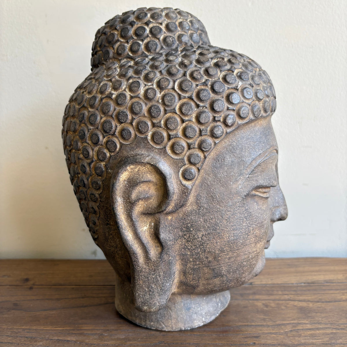 GRANDE TESTA DI BUDDHA IN PIETRA