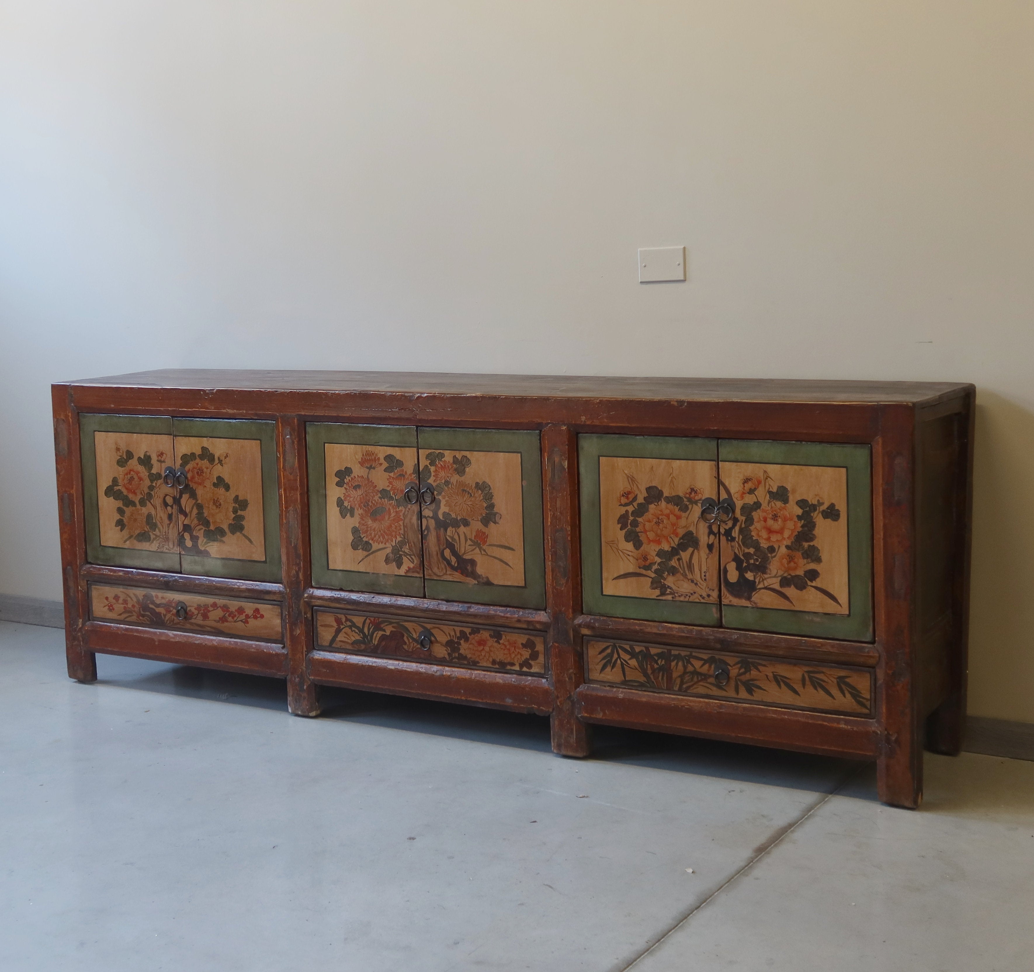 CREDENZA BASSA GANZU 3 PANNELLI