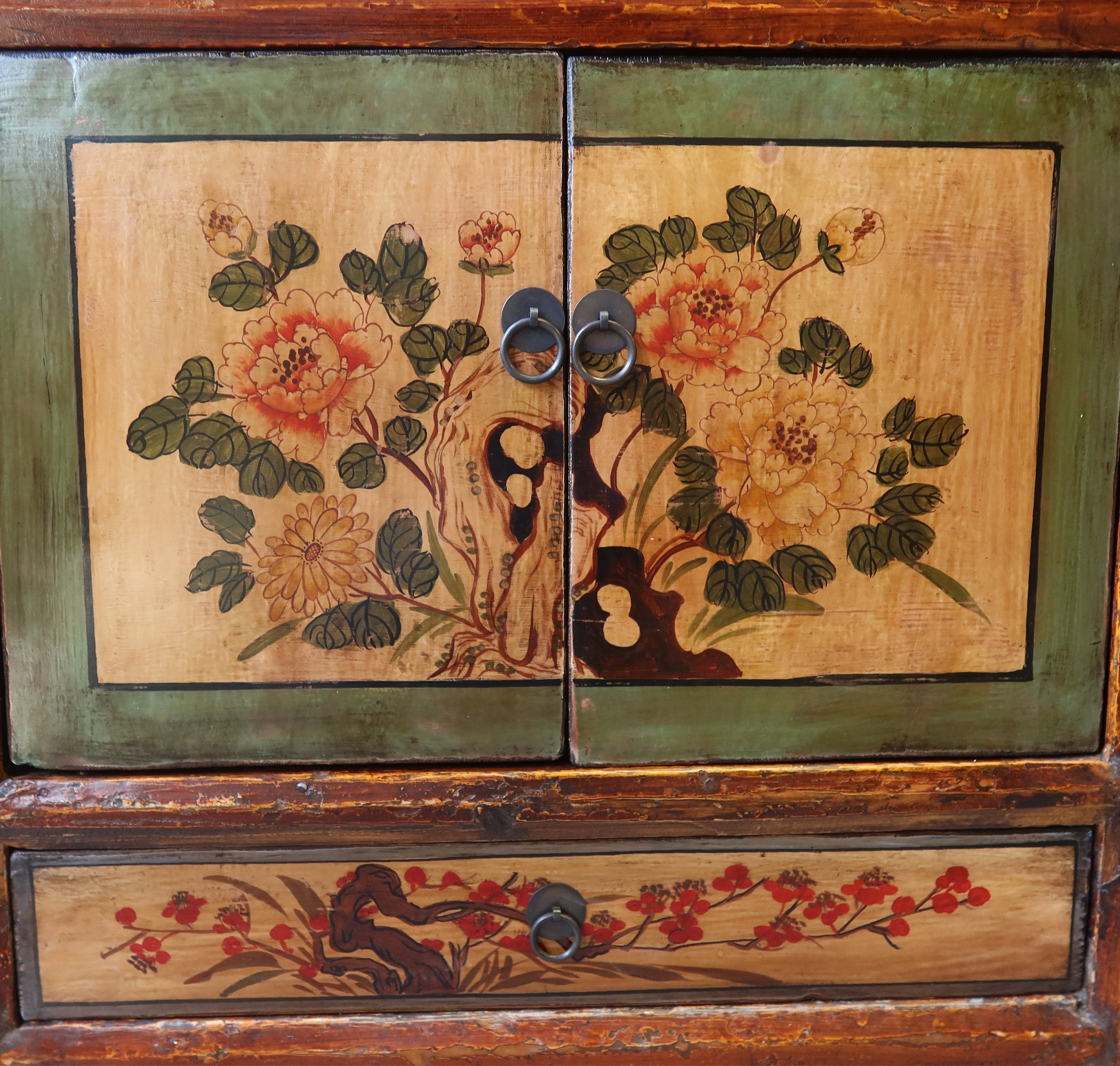 CREDENZA BASSA GANZU 3 PANNELLI