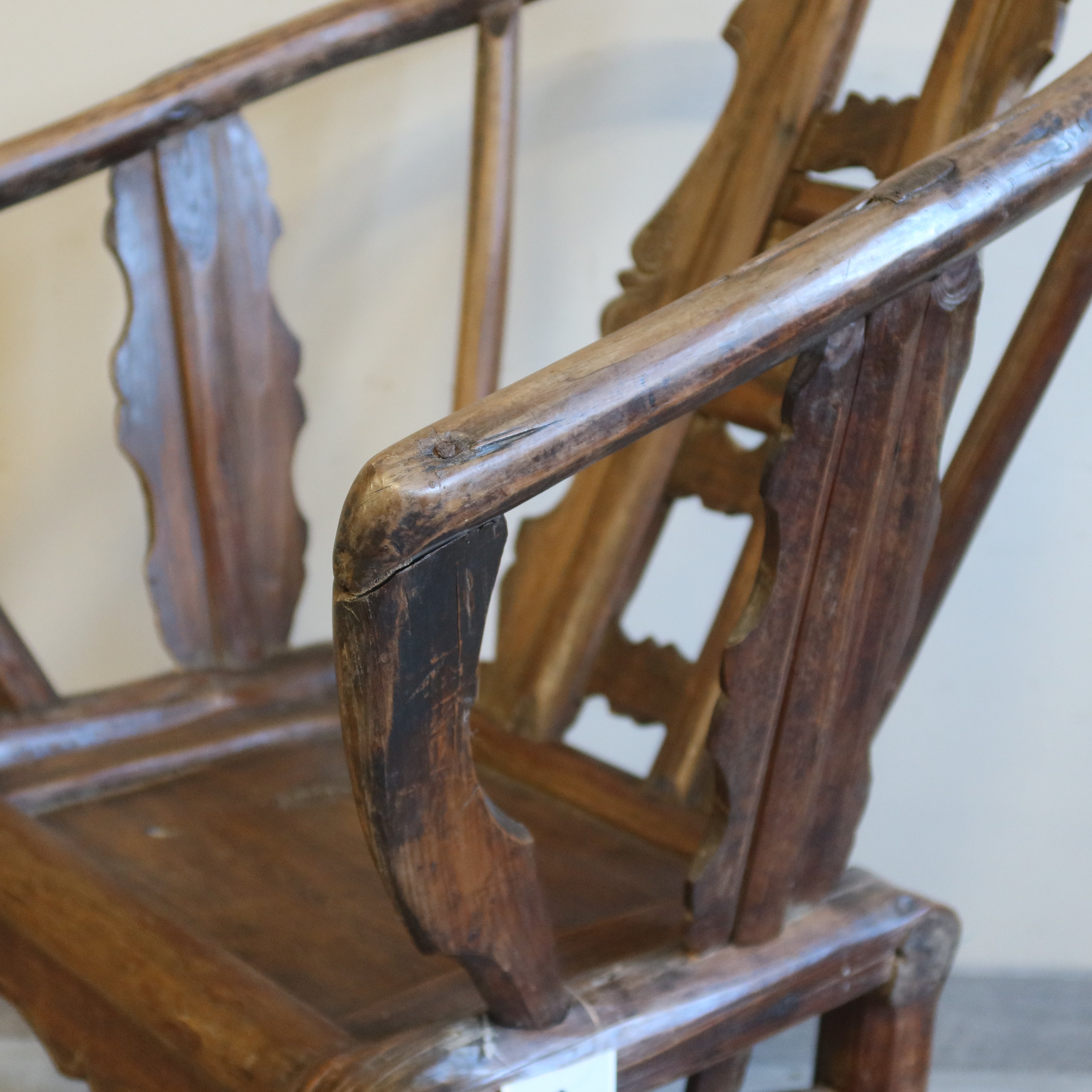 SEDIA OLMO CINESE CON INTAGLI