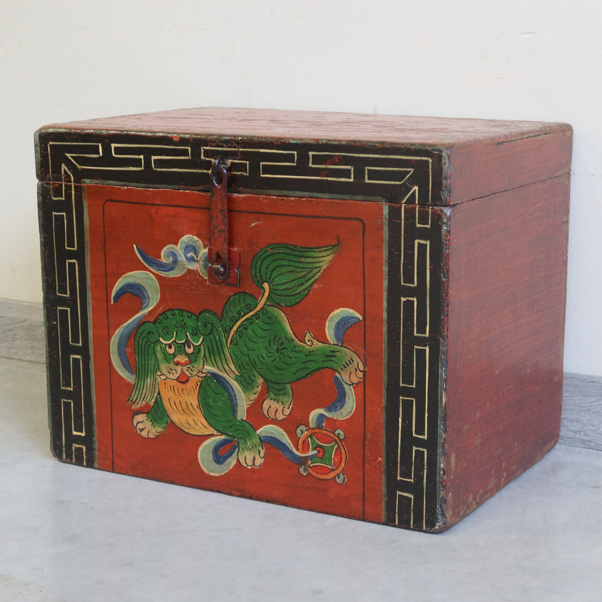 BAULE MONGOLIA DECORO LEONCANE