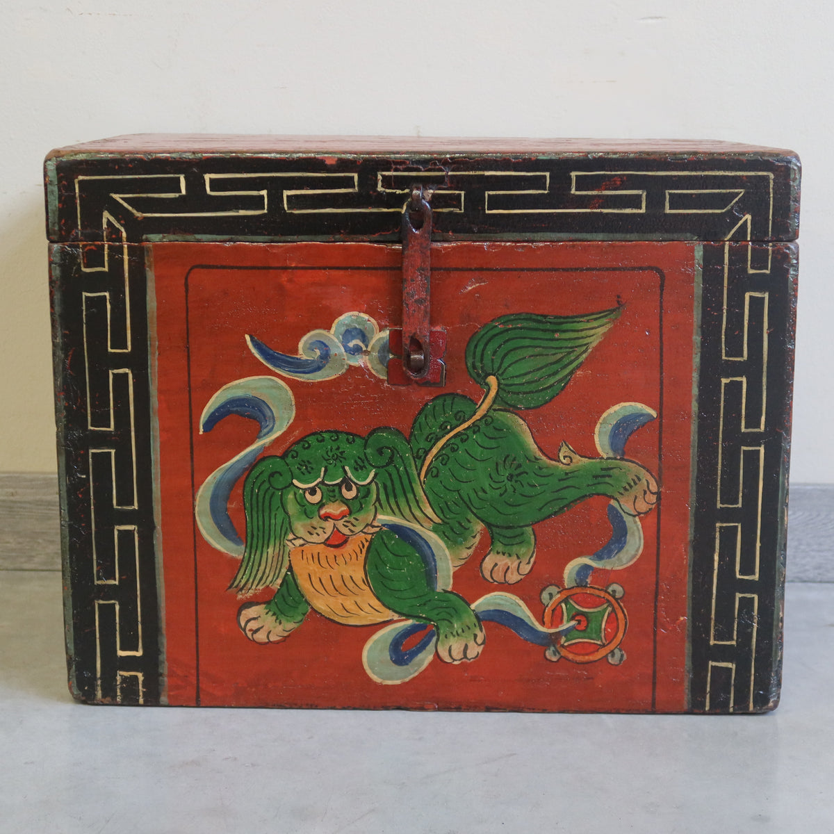 BAULE MONGOLIA DECORO LEONCANE