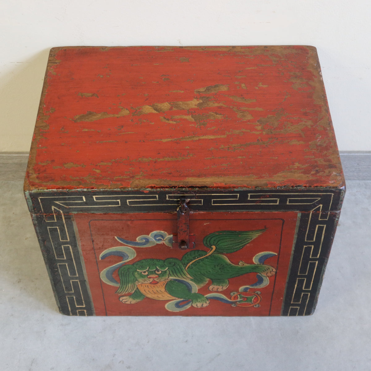 BAULE MONGOLIA DECORO LEONCANE