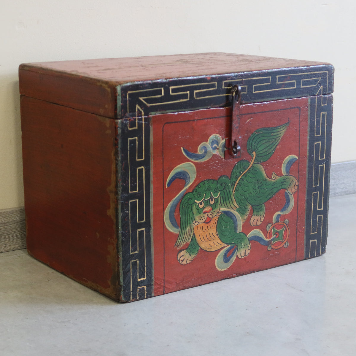 BAULE MONGOLIA DECORO LEONCANE