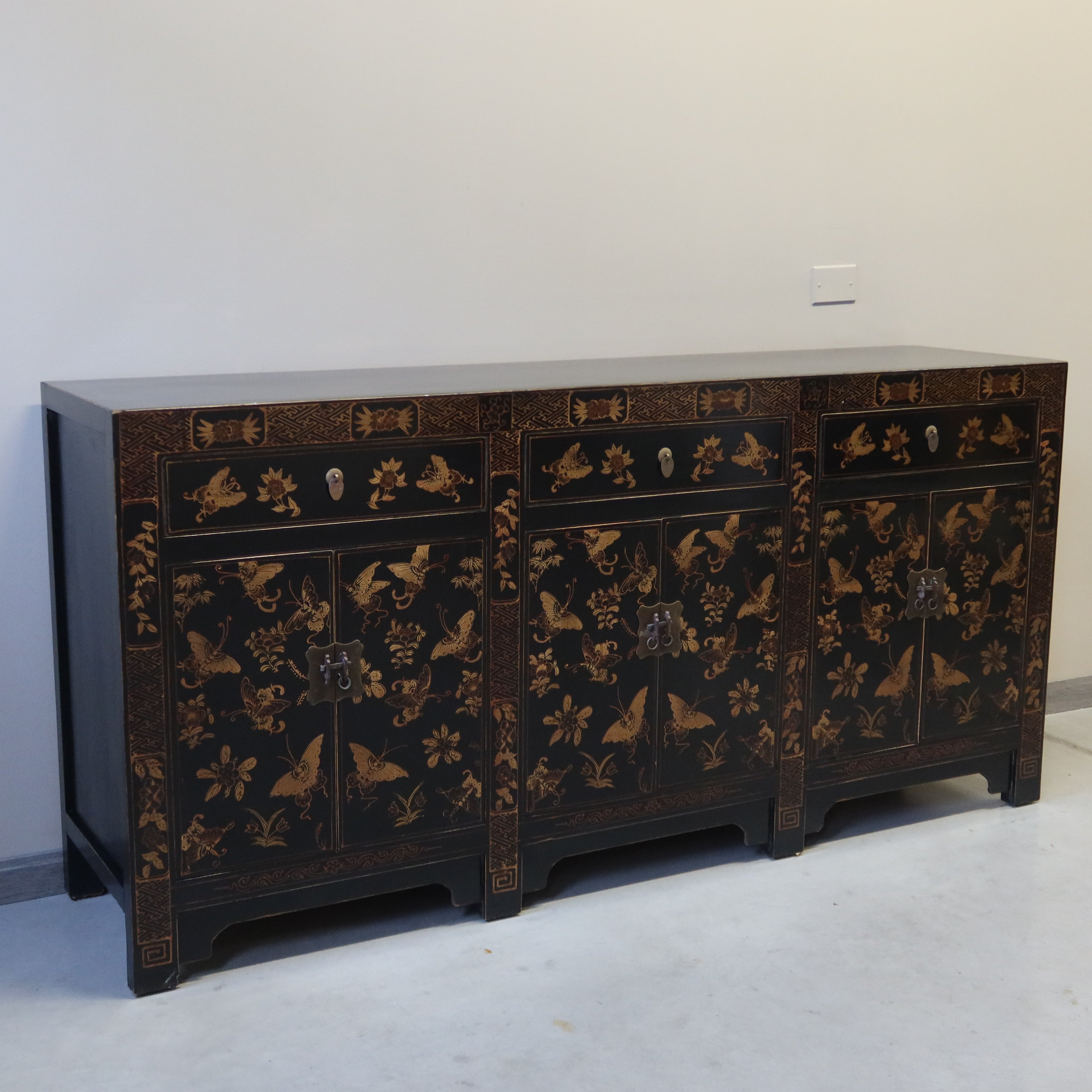 CREDENZA CINESE DI SHANXI TRIPLO VANO
