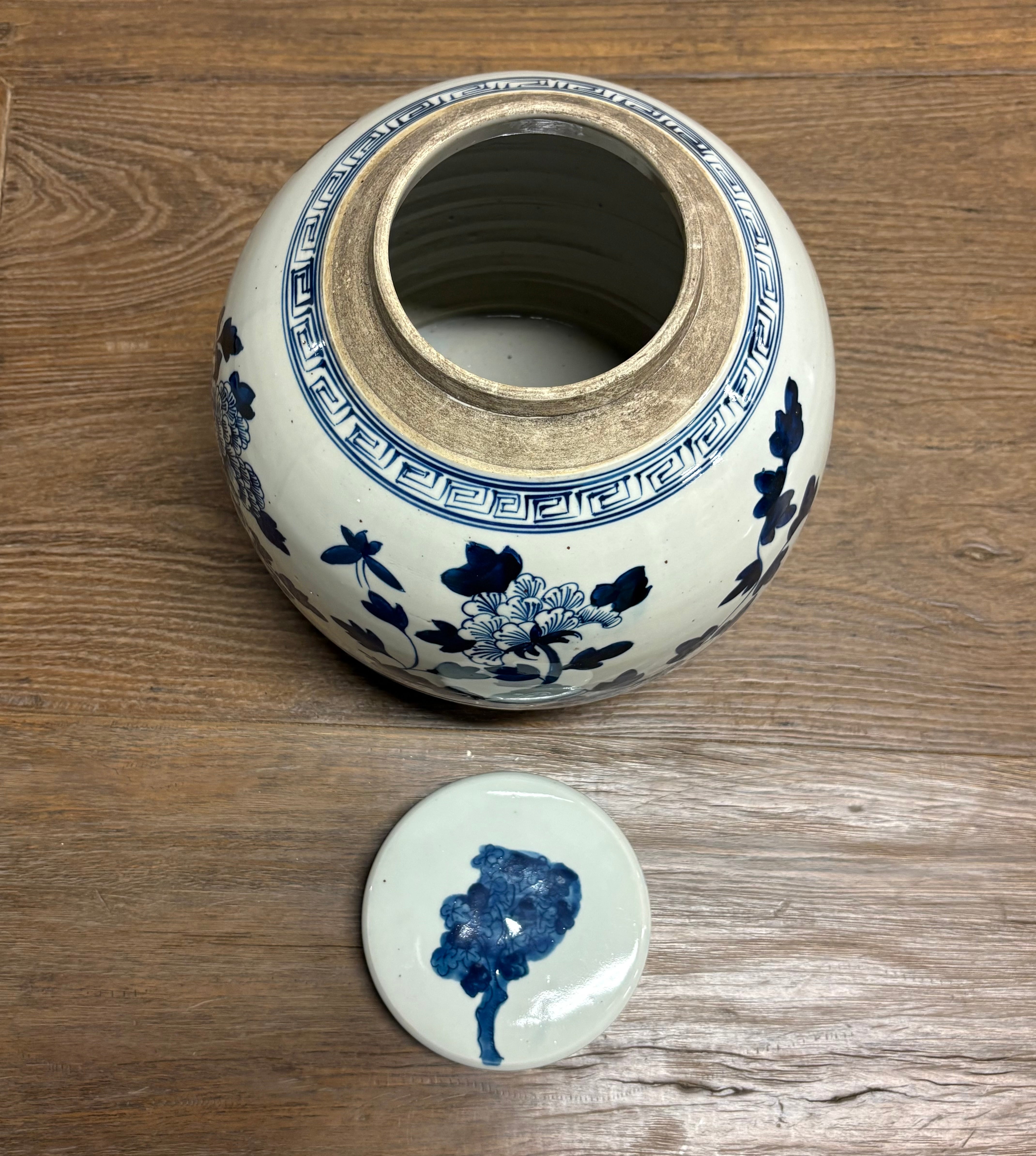 VASO CINESE IN CERAMICA DECORATA