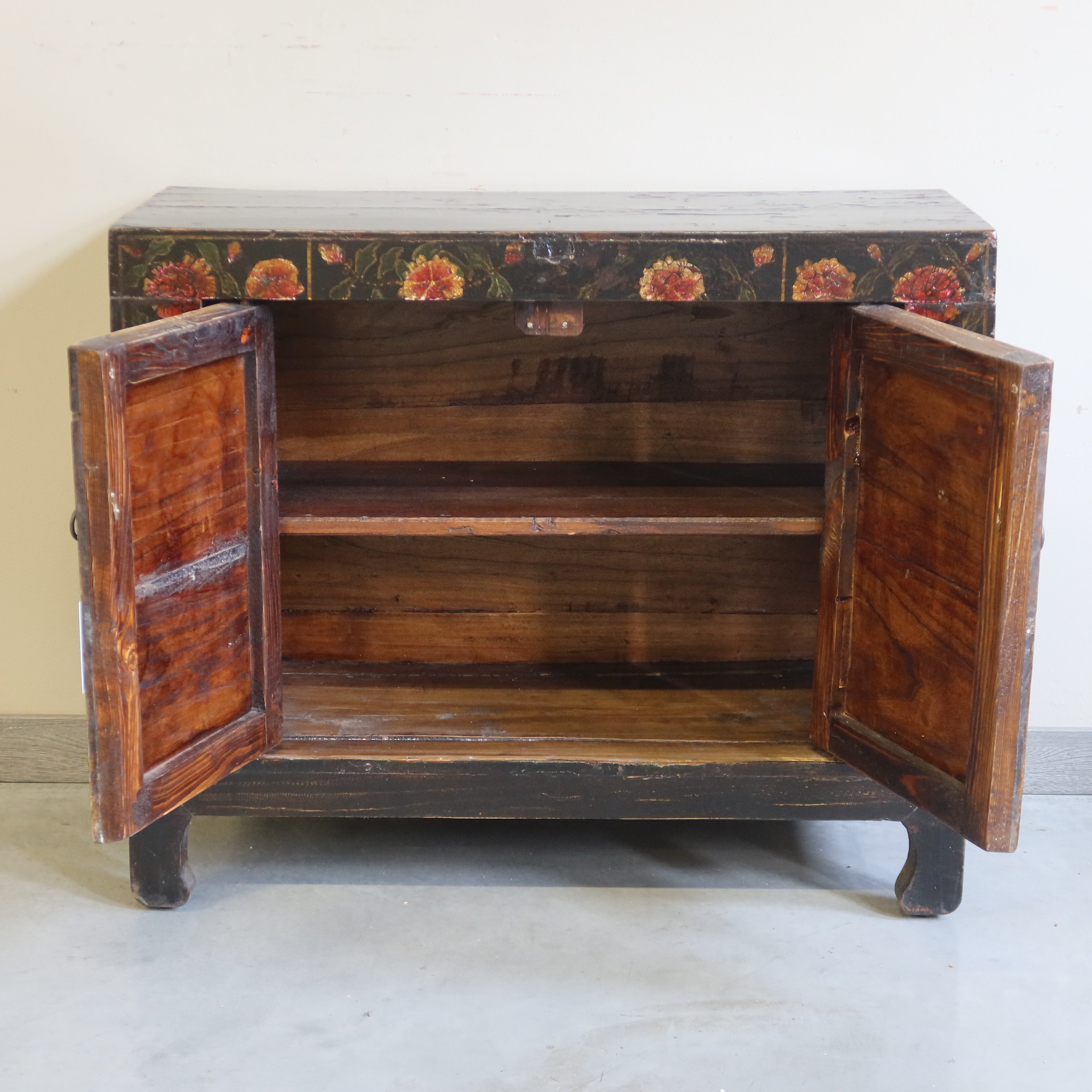 BAULE A STIPO DECORATO DUE ANTE