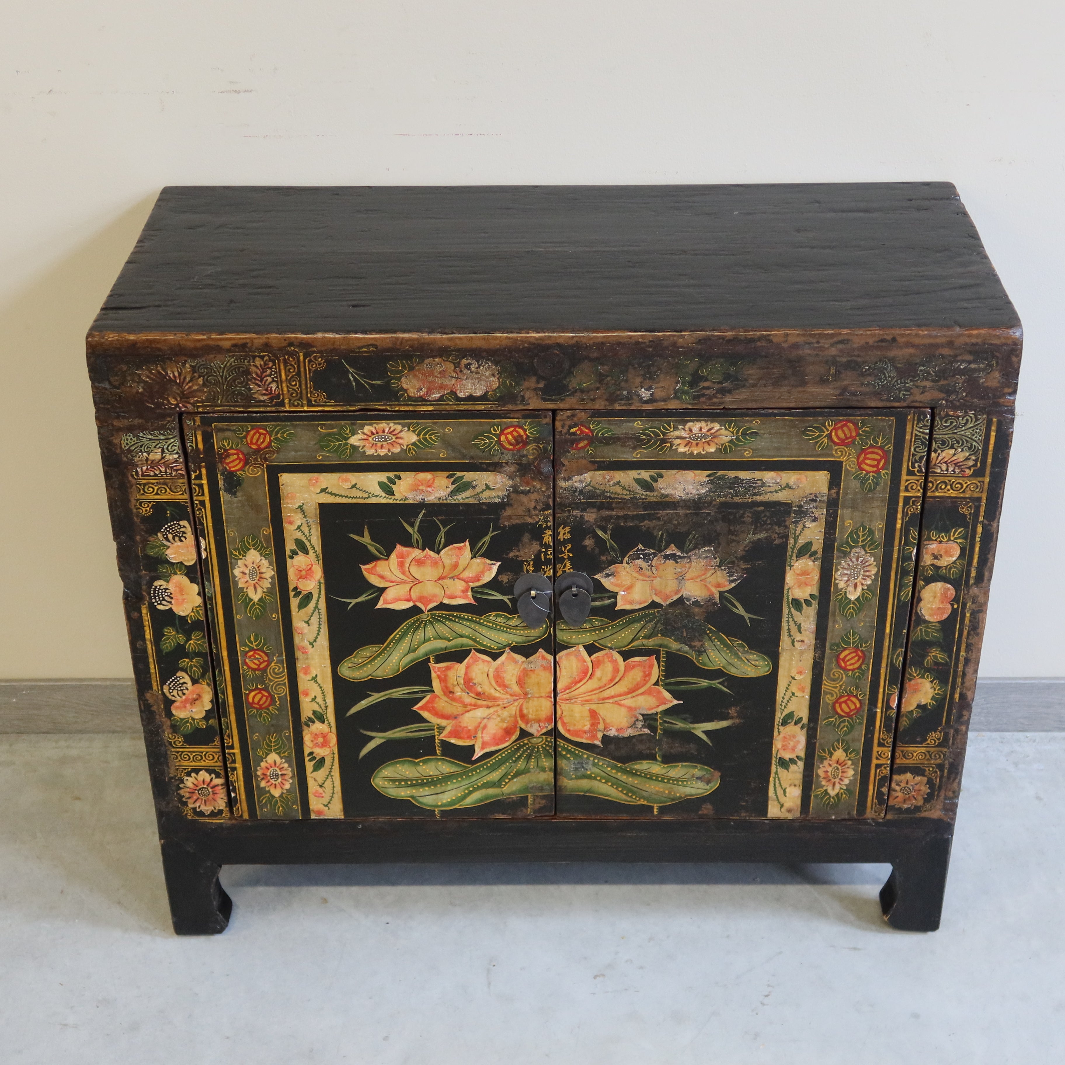 BAULE CINESE DECORATO CON APERTURA FRONTALE