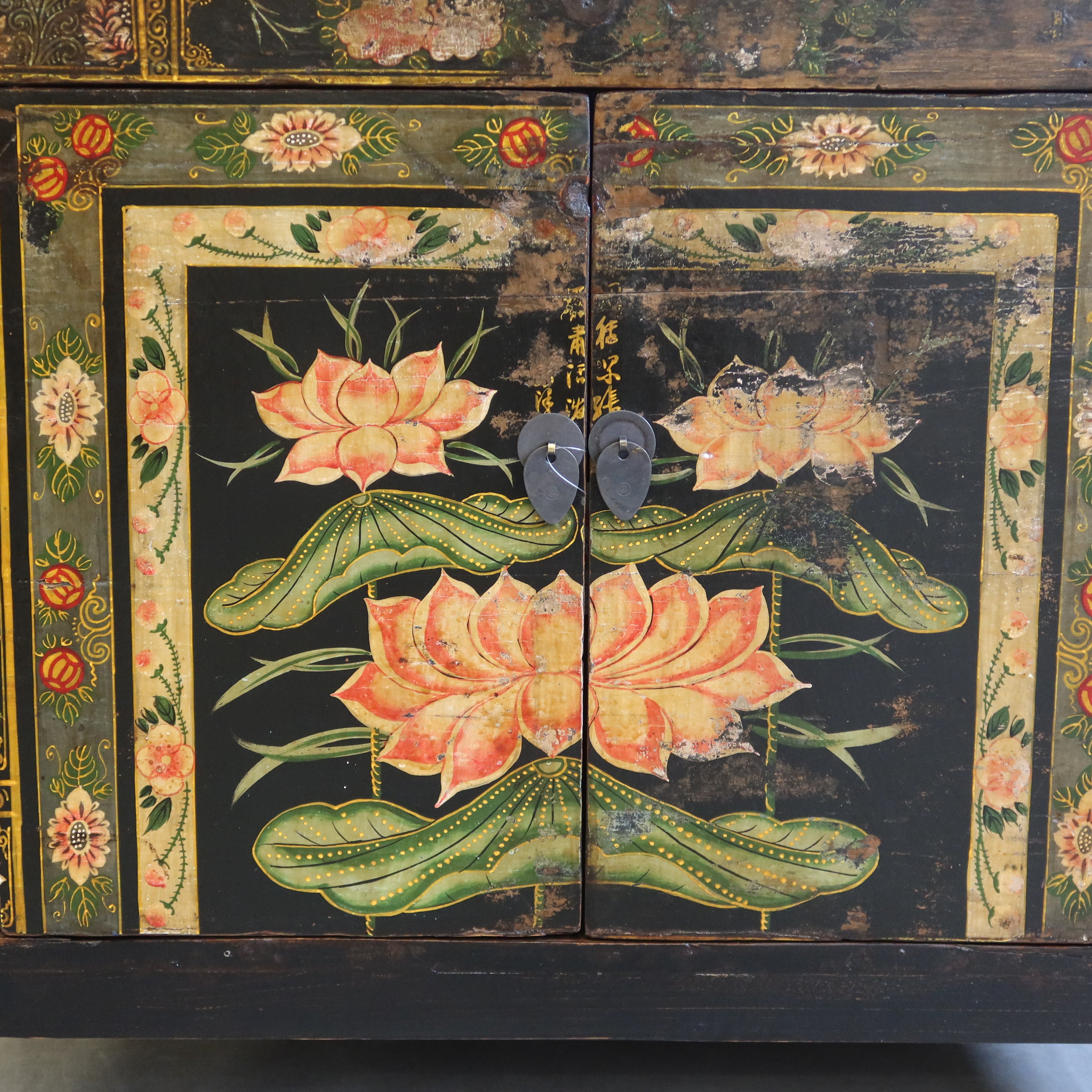 BAULE CINESE DECORATO CON APERTURA FRONTALE