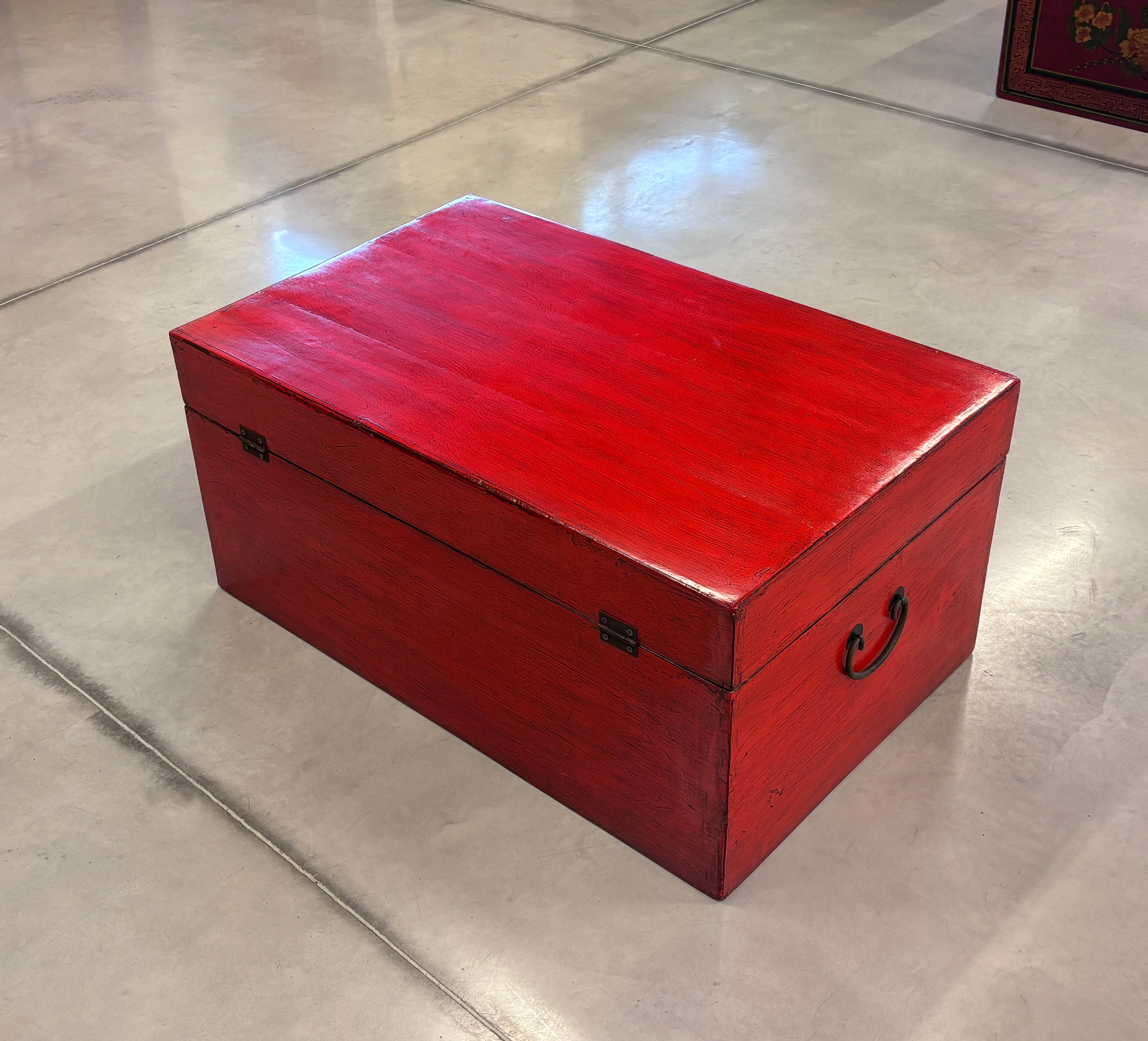 BAULE CINESE IN LACCA ROSSA