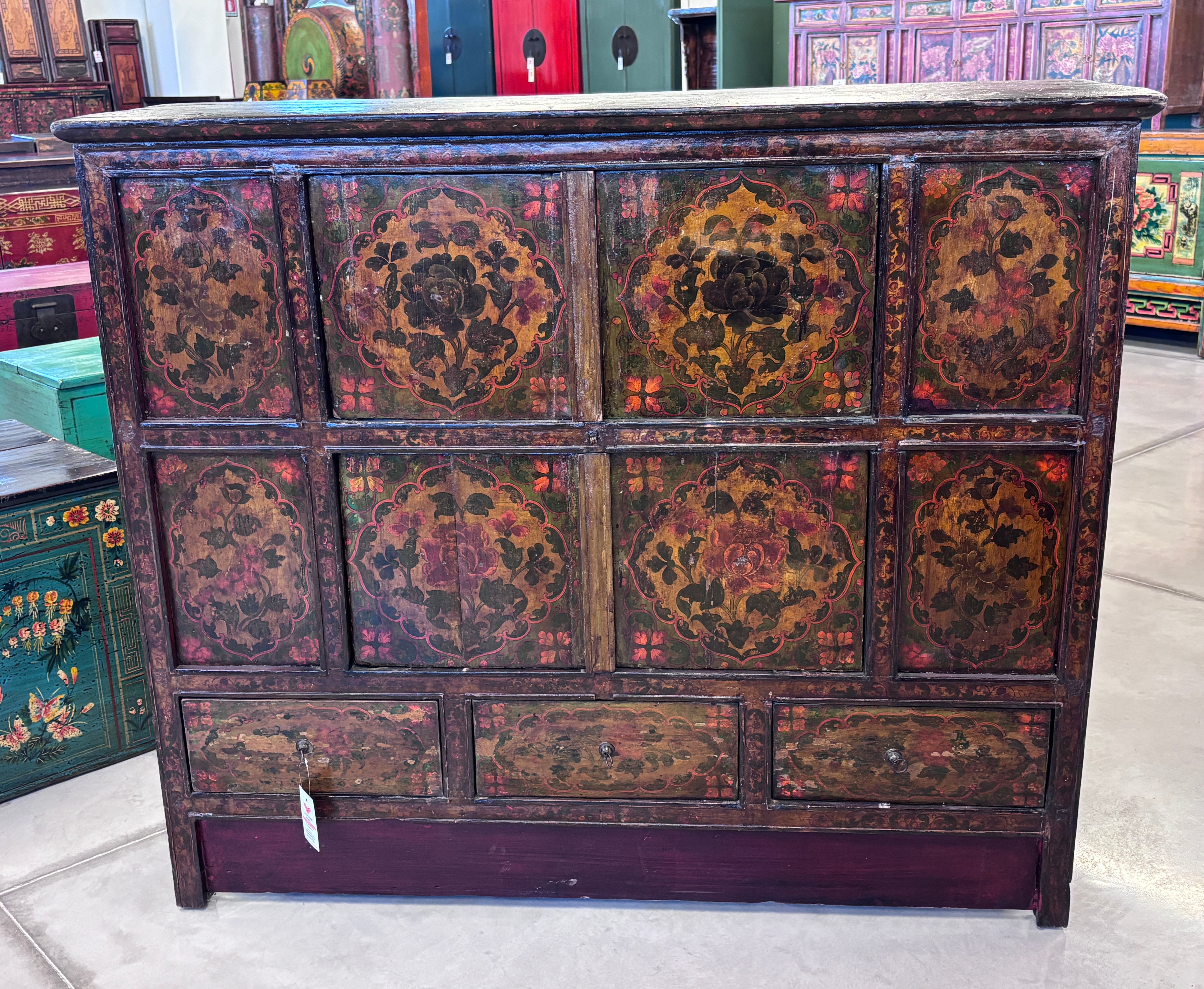 CREDENZA TIBET