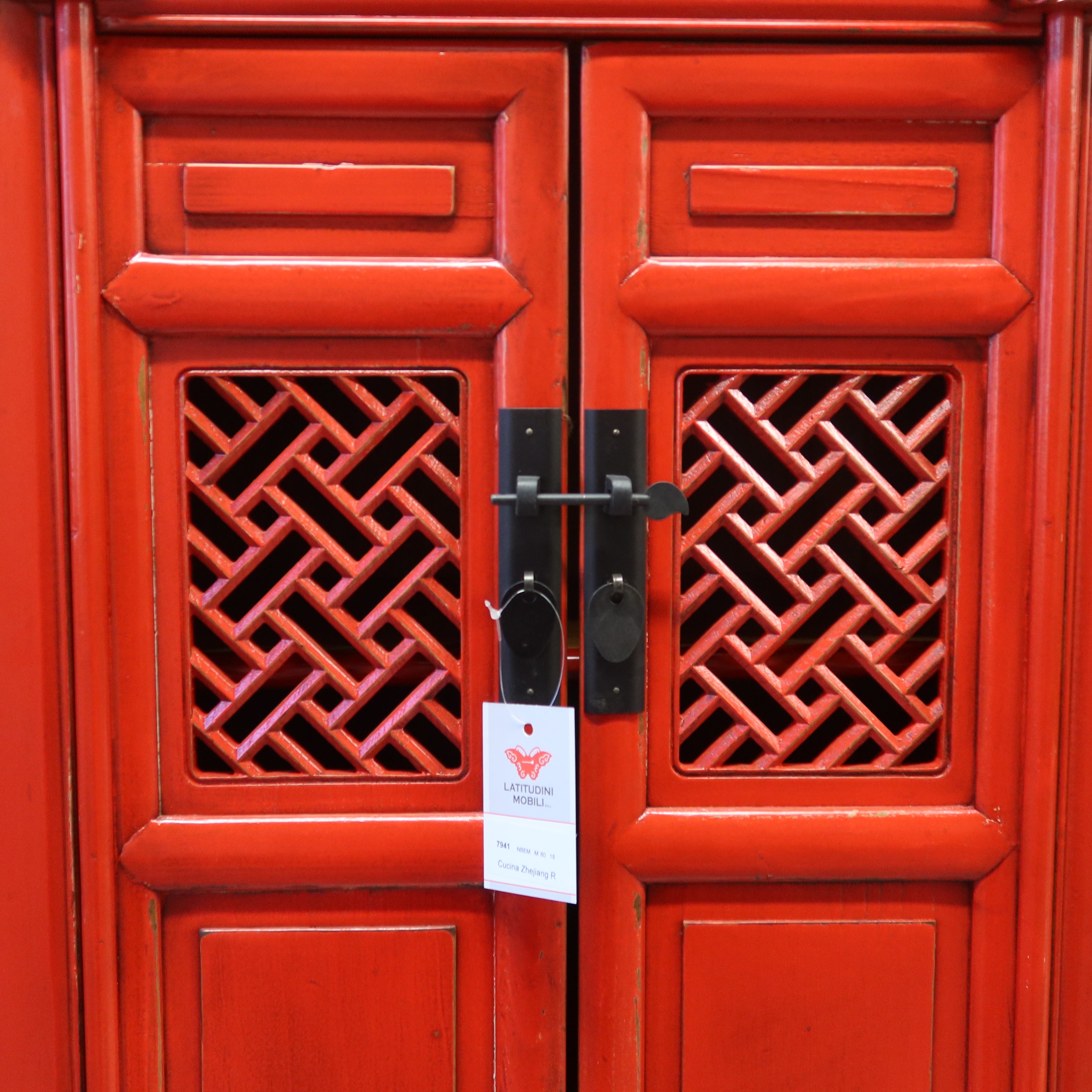 ARMADIETTO LACCA ROSSA ANTE A GRATA