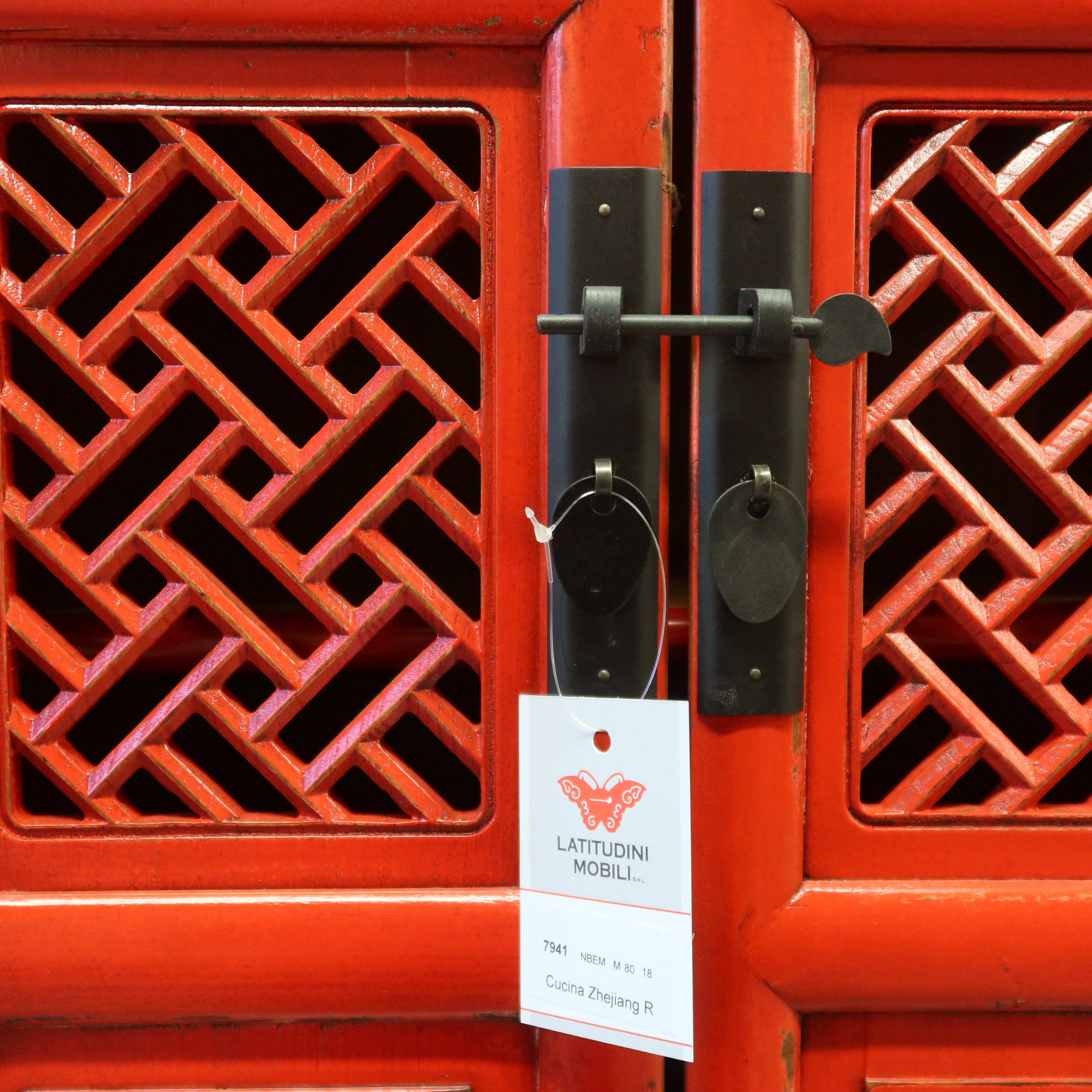 ARMADIETTO LACCA ROSSA ANTE A GRATA