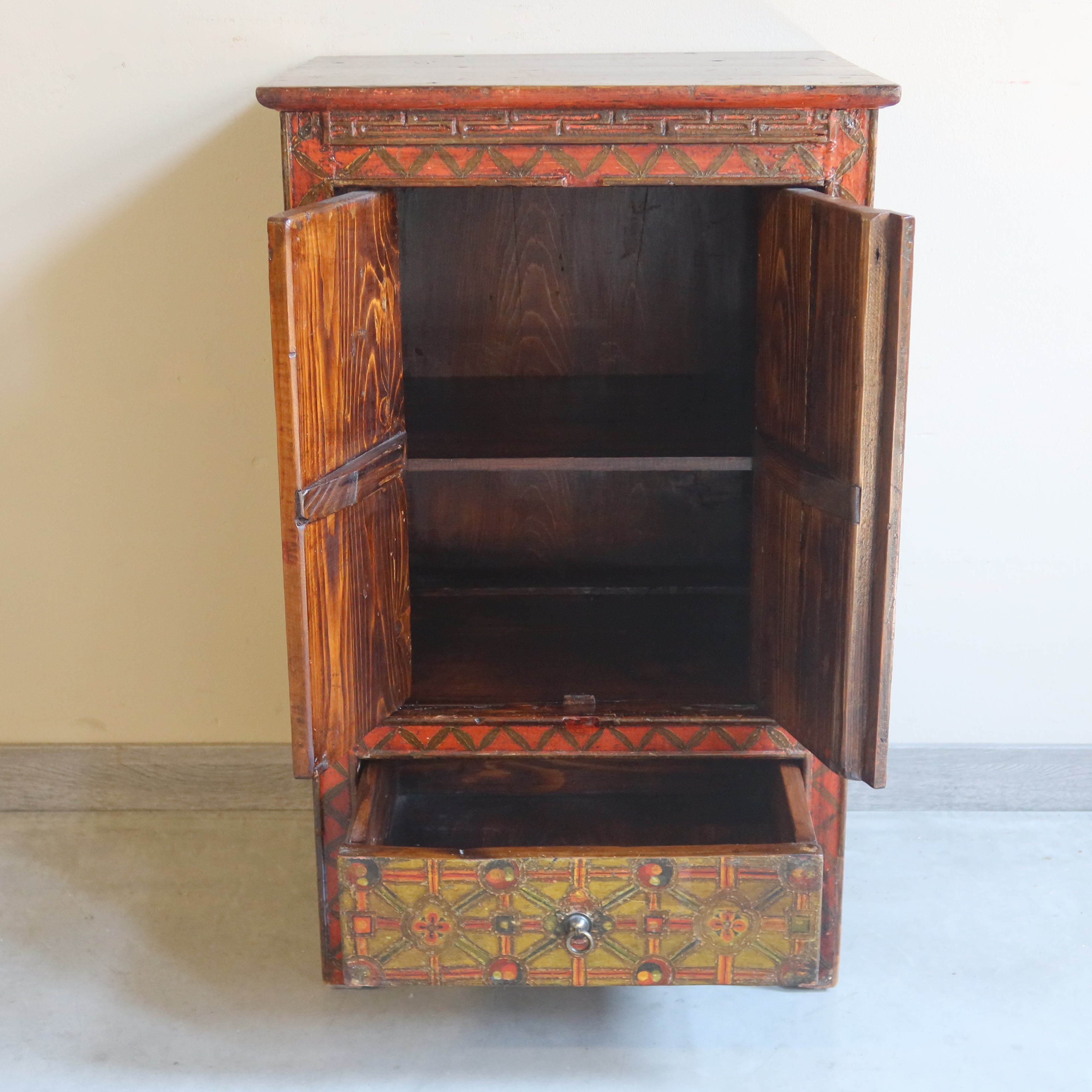CREDENZINO TIBET DECORATO
