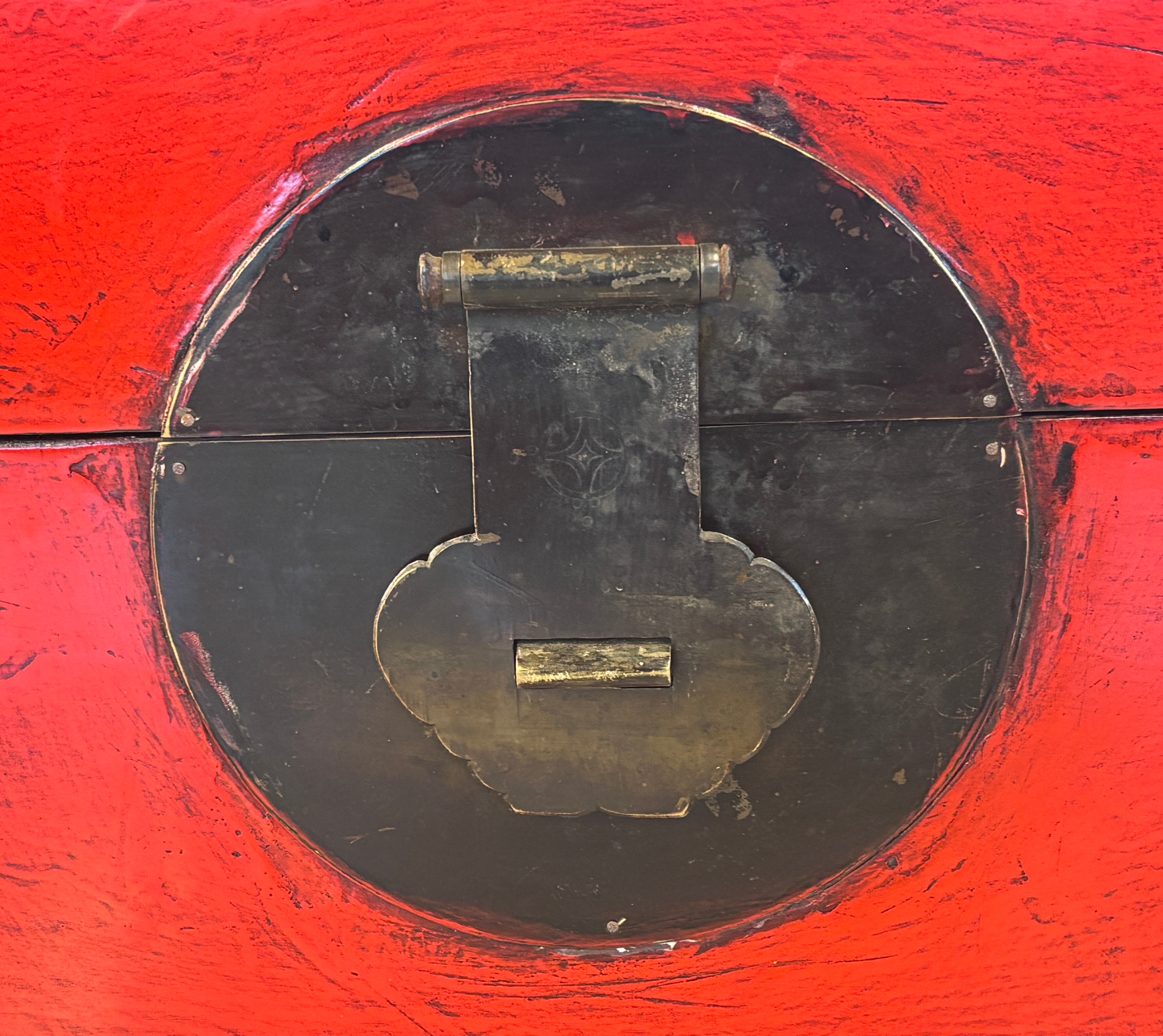 BAULE CINESE IN LACCA ROSSA