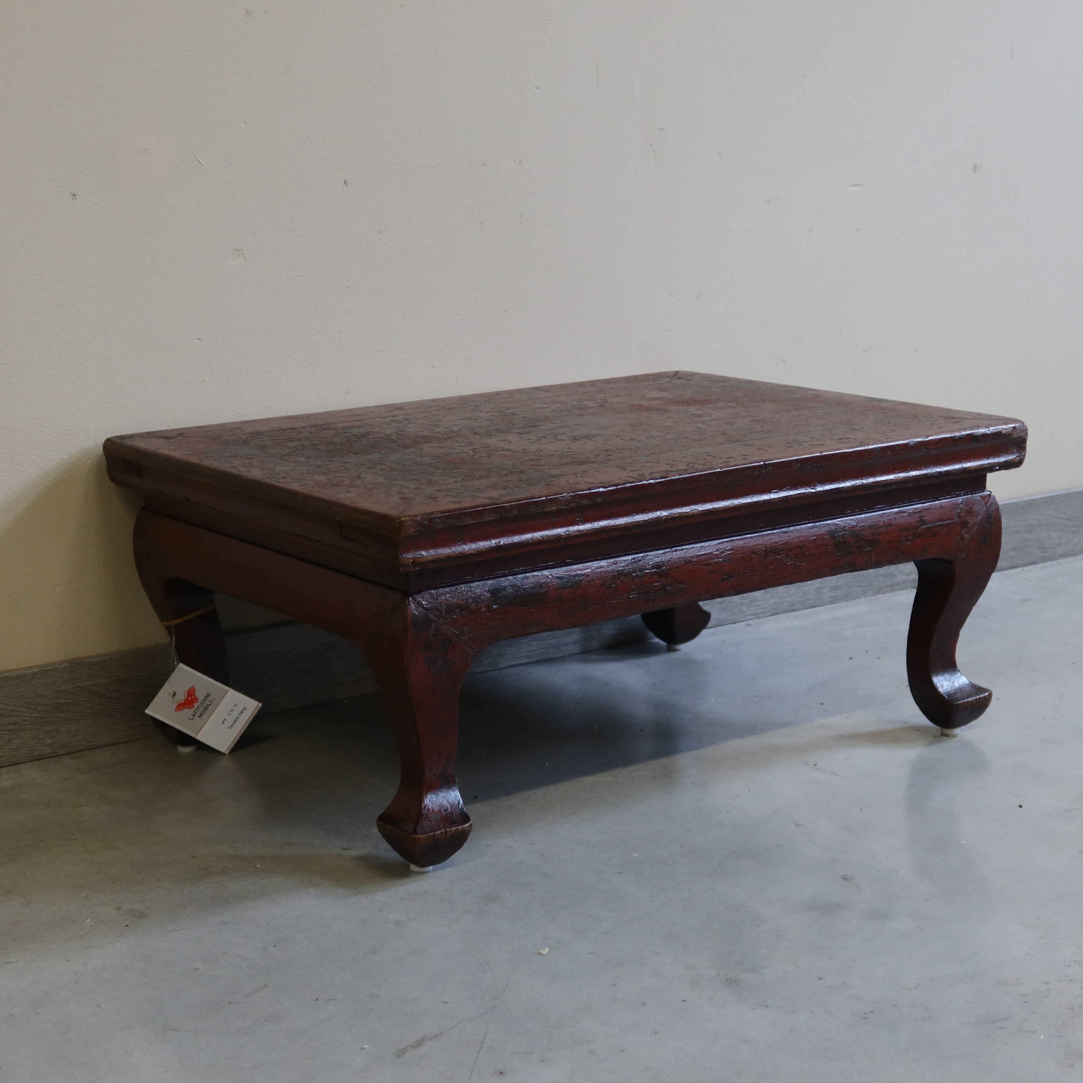 TAVOLINO OLMO CINESE GAMBE ARCUATE