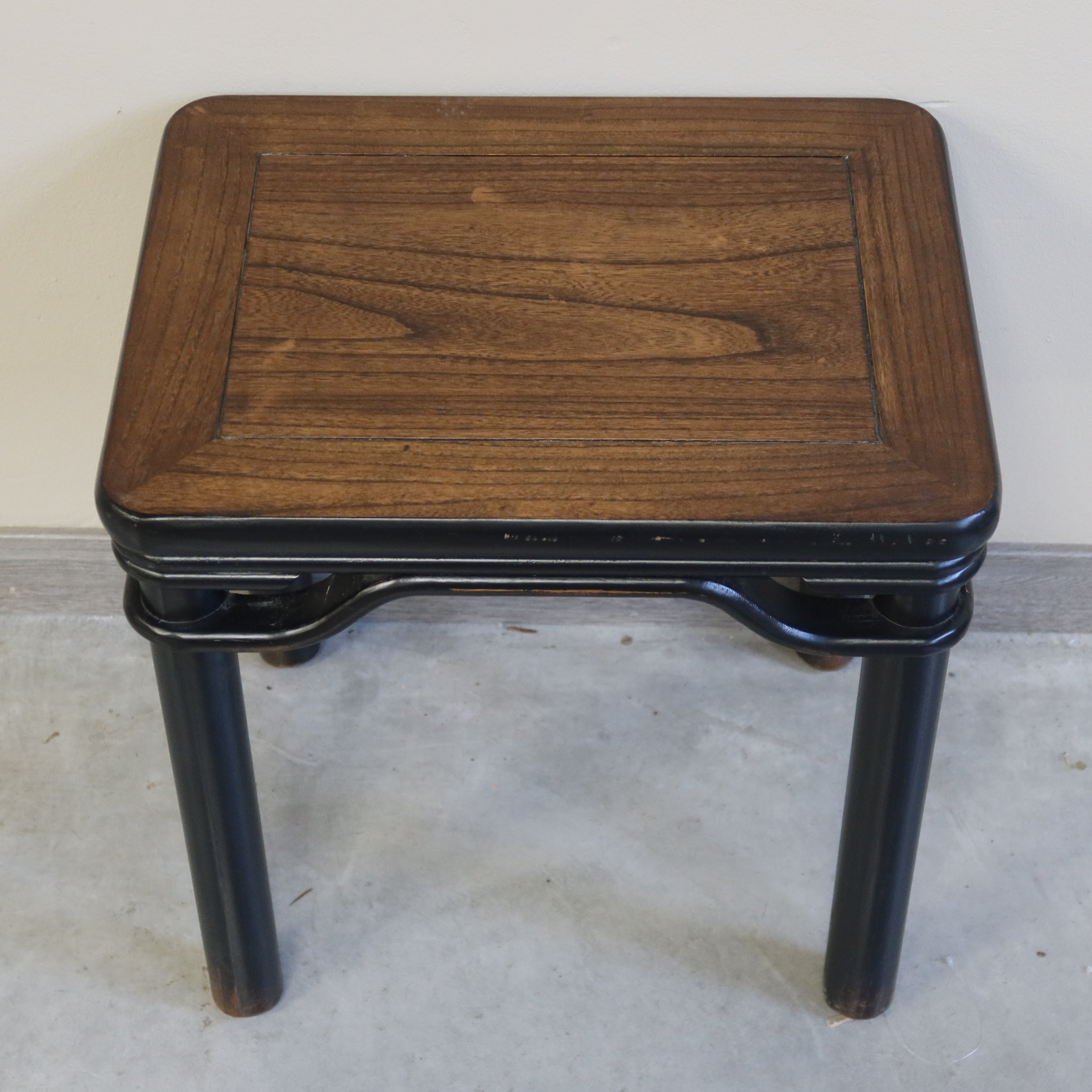 SGABELLO RETTANGOLARE OLMO CINESE